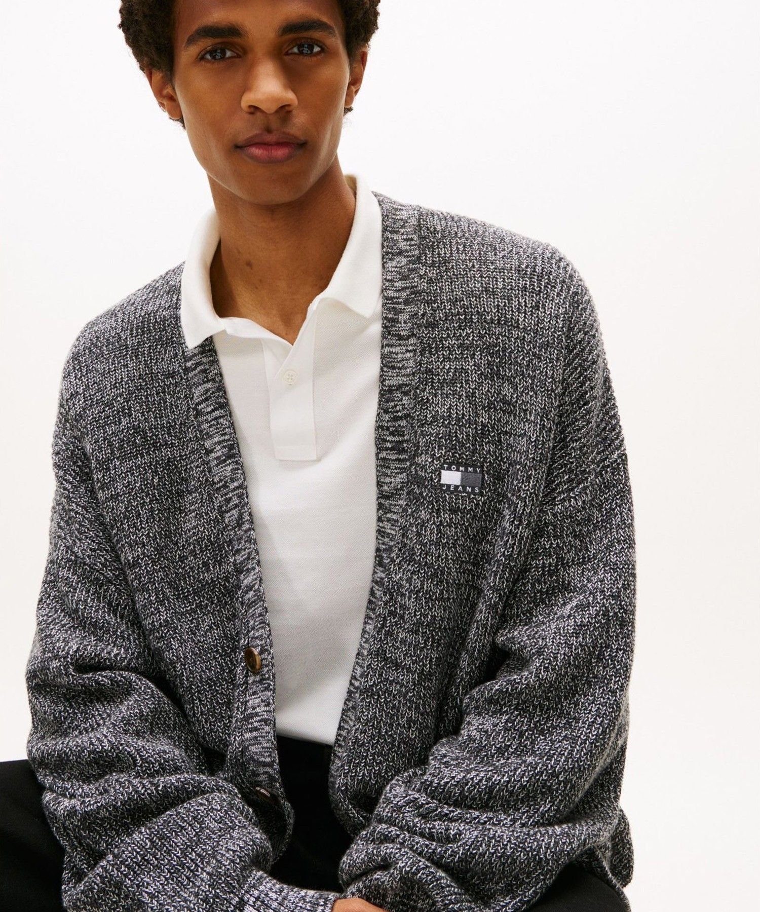 【SALE／30%OFF】TOMMY JEANS リラックスバッジマルチツイストカーディガン トミーヒルフィガー トップス ニット ブラック【送料無料】