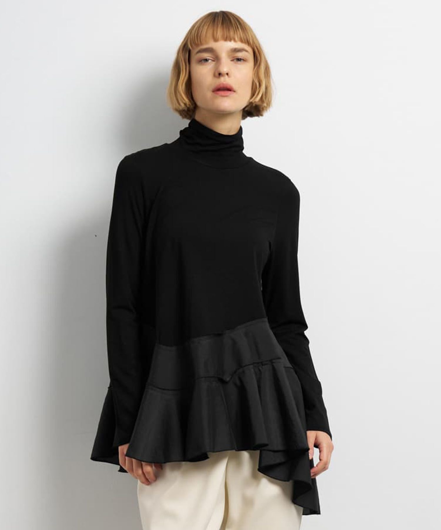 LANVIN en Bleu アシンメトリーヘムタートル ランバンオンブルー トップス カットソー・Tシャツ ブラック ホワイト【送料無料】