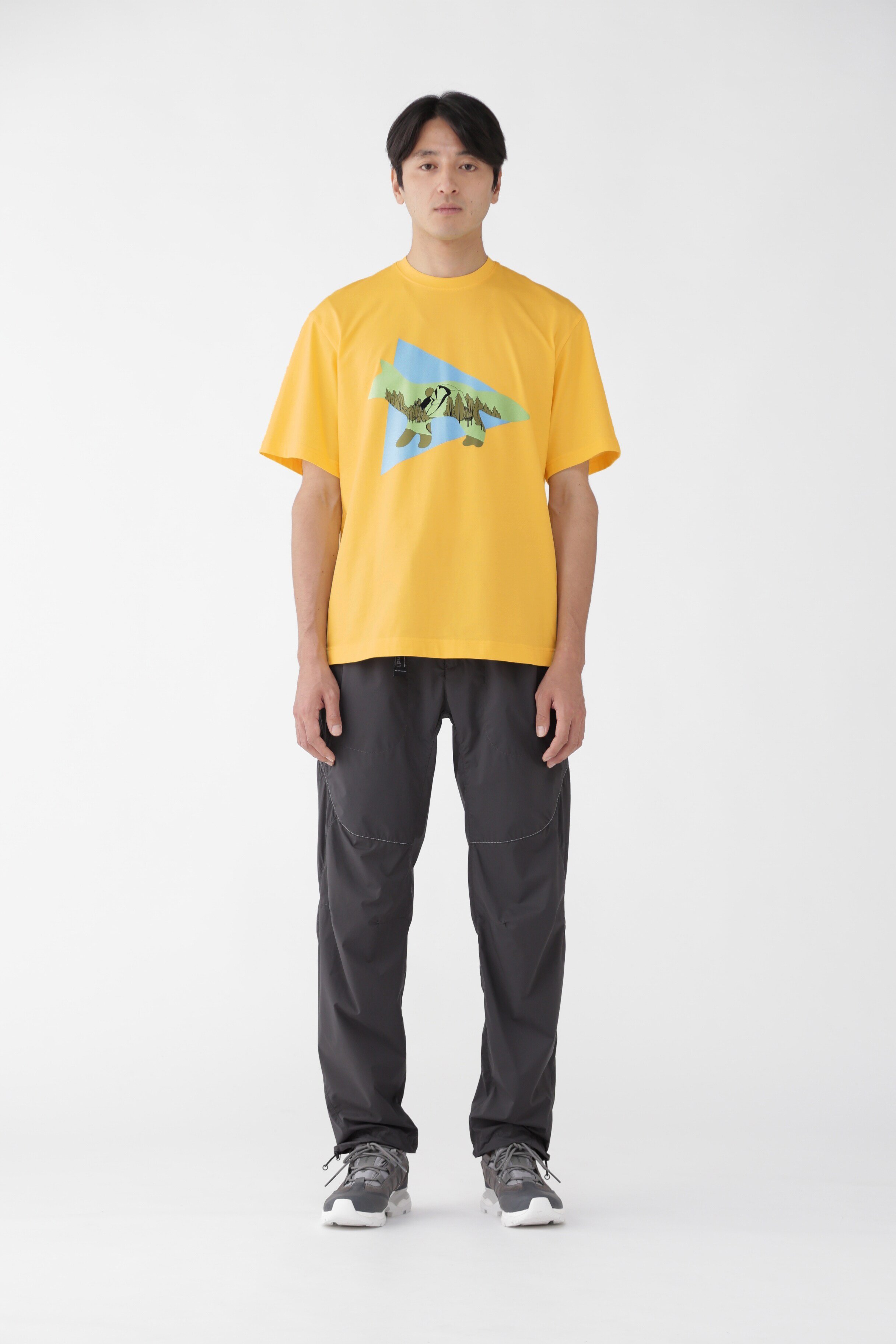 【SALE／30%OFF】and wander MAISON KITSUNE × and wander DRY COTTON T TRIANGLE アンドワンダー トップス カットソー・Tシャツ イエロー ベージュ【送料無料】