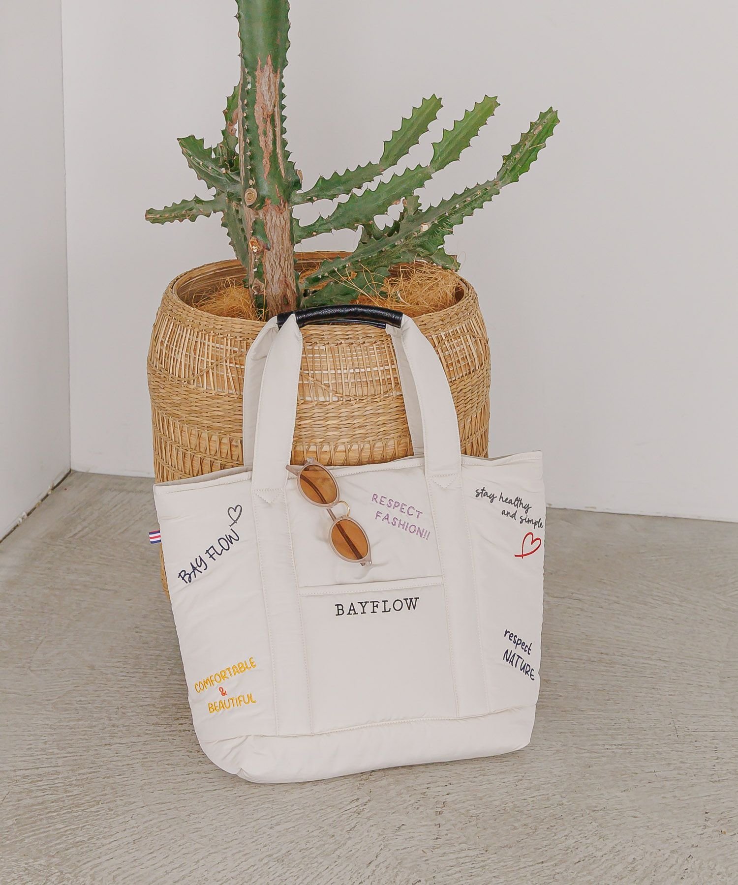 BAYFLOW ≪予約≫刺繍パフロゴトートL ベイフロー バッグ トートバッグ ホワイト【送料無料】のサムネイル