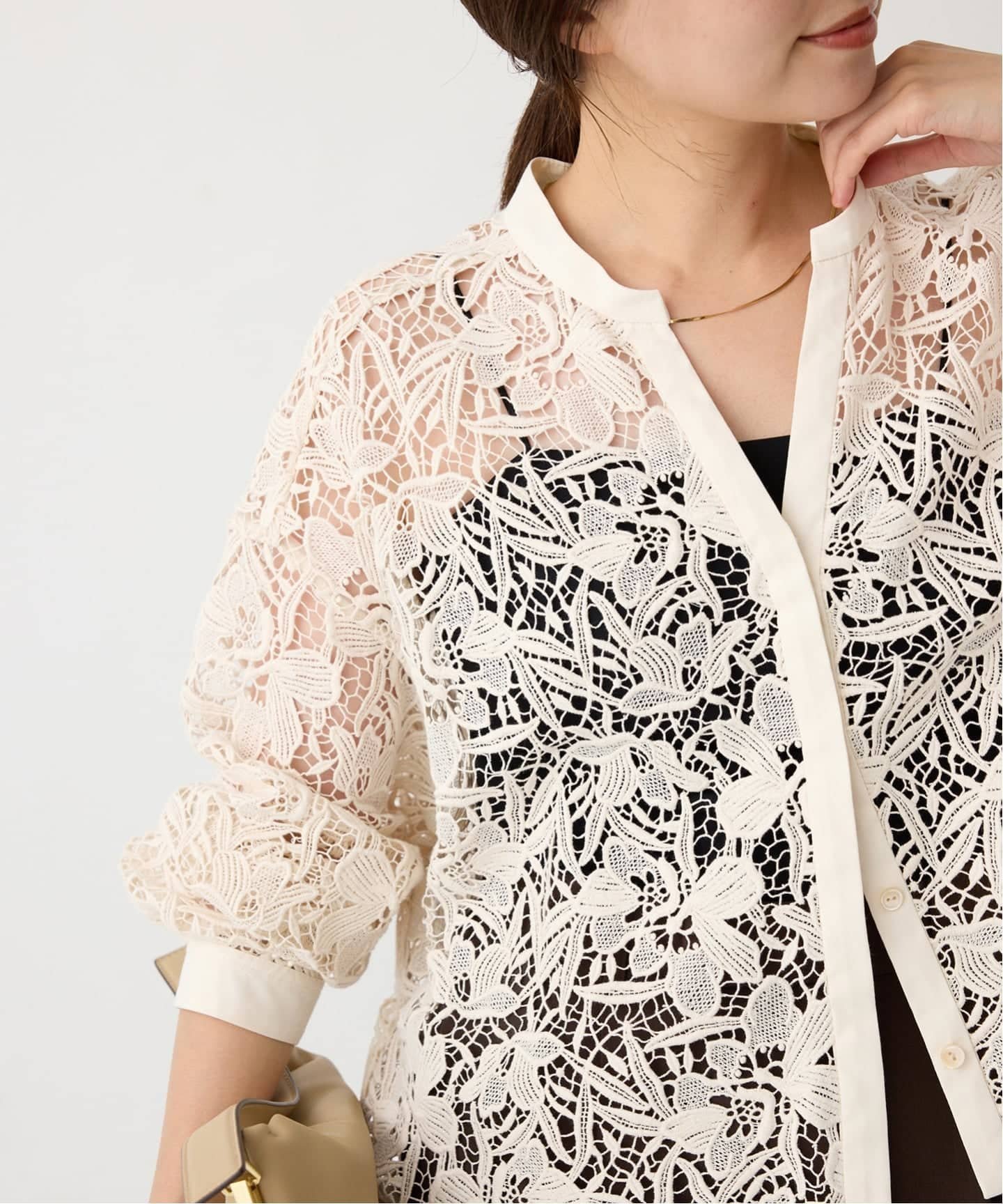 IENA 《予約》フラワーレースシャツ イエナ トップス シャツ・ブラウス ベージュ【送料無料】のサムネイル