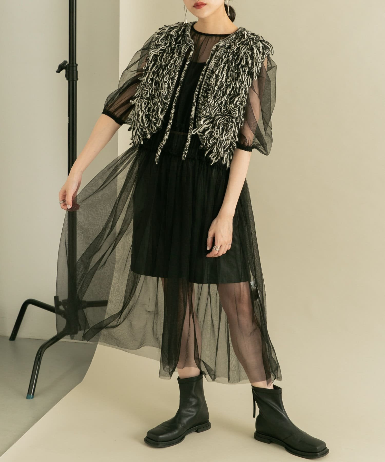 【SALE／50%OFF】KBF パワースリーブチュールワンピース ケービーエフ ワンピース・ドレス ワンピース ブラック ベージュのサムネイル