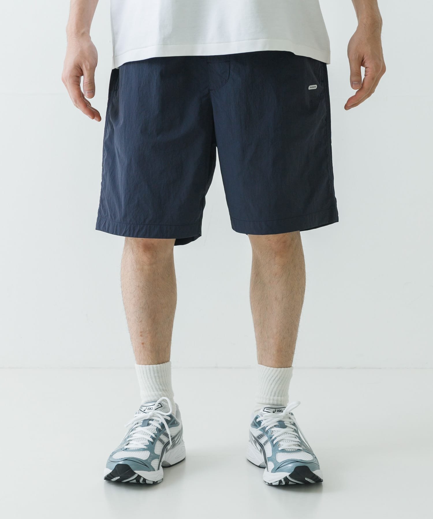 【SALE／45%OFF】URBAN RESEARCH FARAH Nylon Jogger Shorts アーバンリサーチ パンツ その他のパンツ ネイビー ブラック【送料無料】