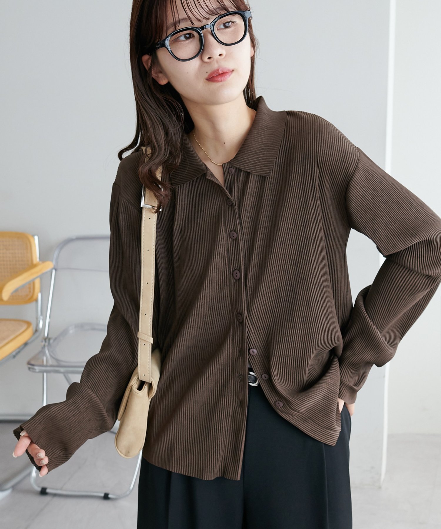 Discoat 衿付きプリーツ前開きプルオーバー ディスコート トップス カットソー・Tシャツ ベージュ ブラウン グレー【送料無料】のサムネイル