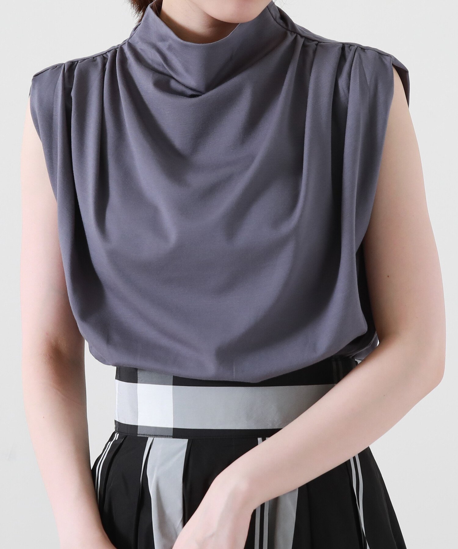 【SALE／50%OFF】Cheek ドレープノースリカットソー チーク トップス カットソー・Tシャツ グレー ホワイト ブラックのサムネイル