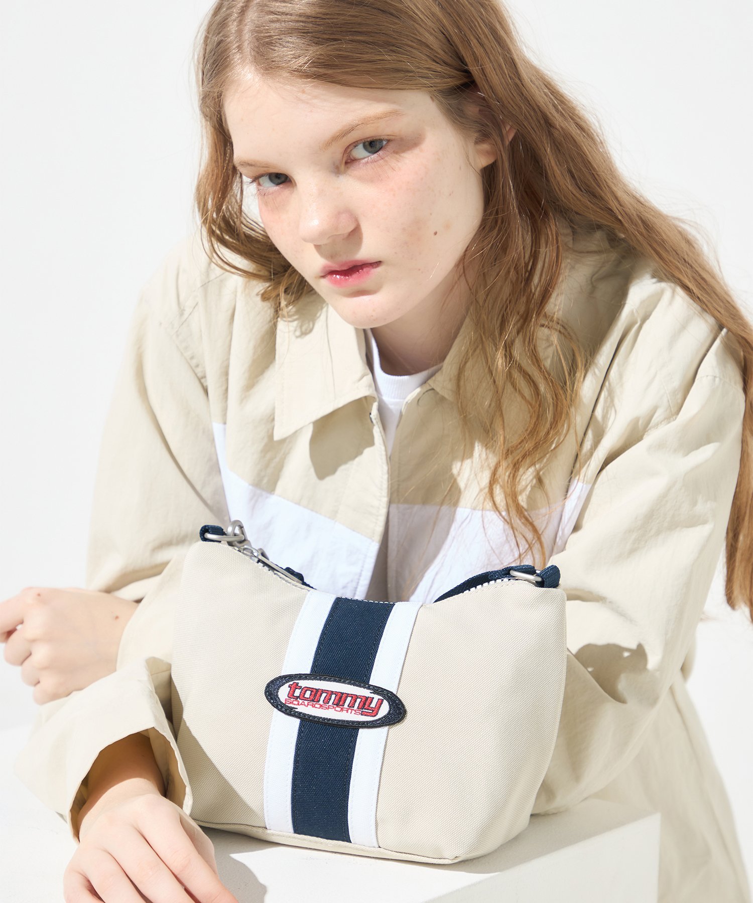 TOMMY JEANS (W)TOMMY HILFIGER(トミーヒルフィガー)ヘリテージショルダーバッグ トミーヒルフィガー バッグ ショルダーバッグ ホワイト【送料無料】
