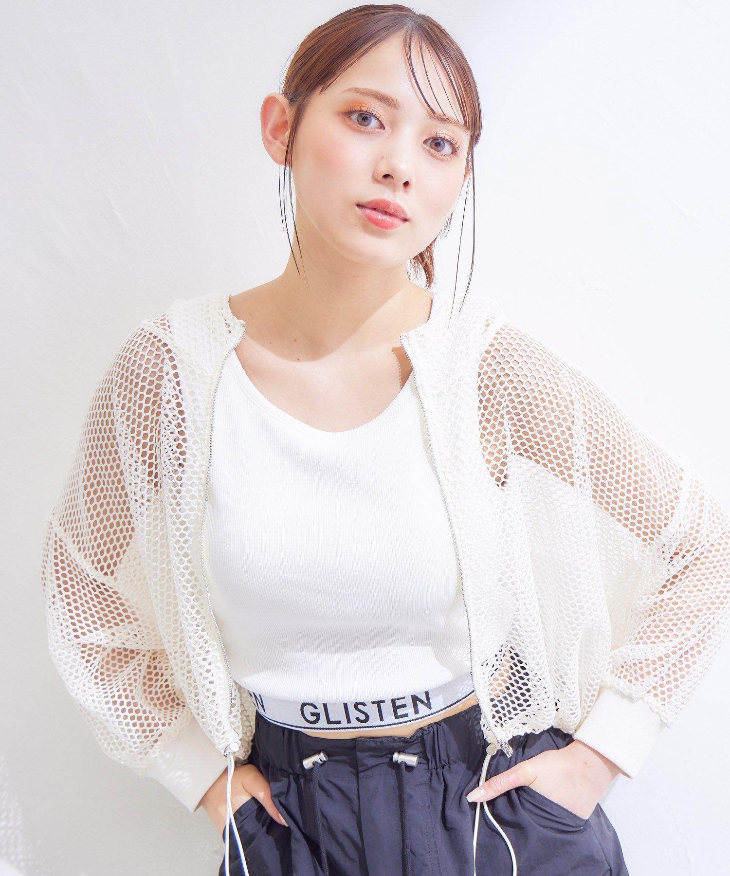 INGNI 裾ドロストメッシュパーカー イング トップス パーカー・フーディー ホワイト ブラックのサムネイル