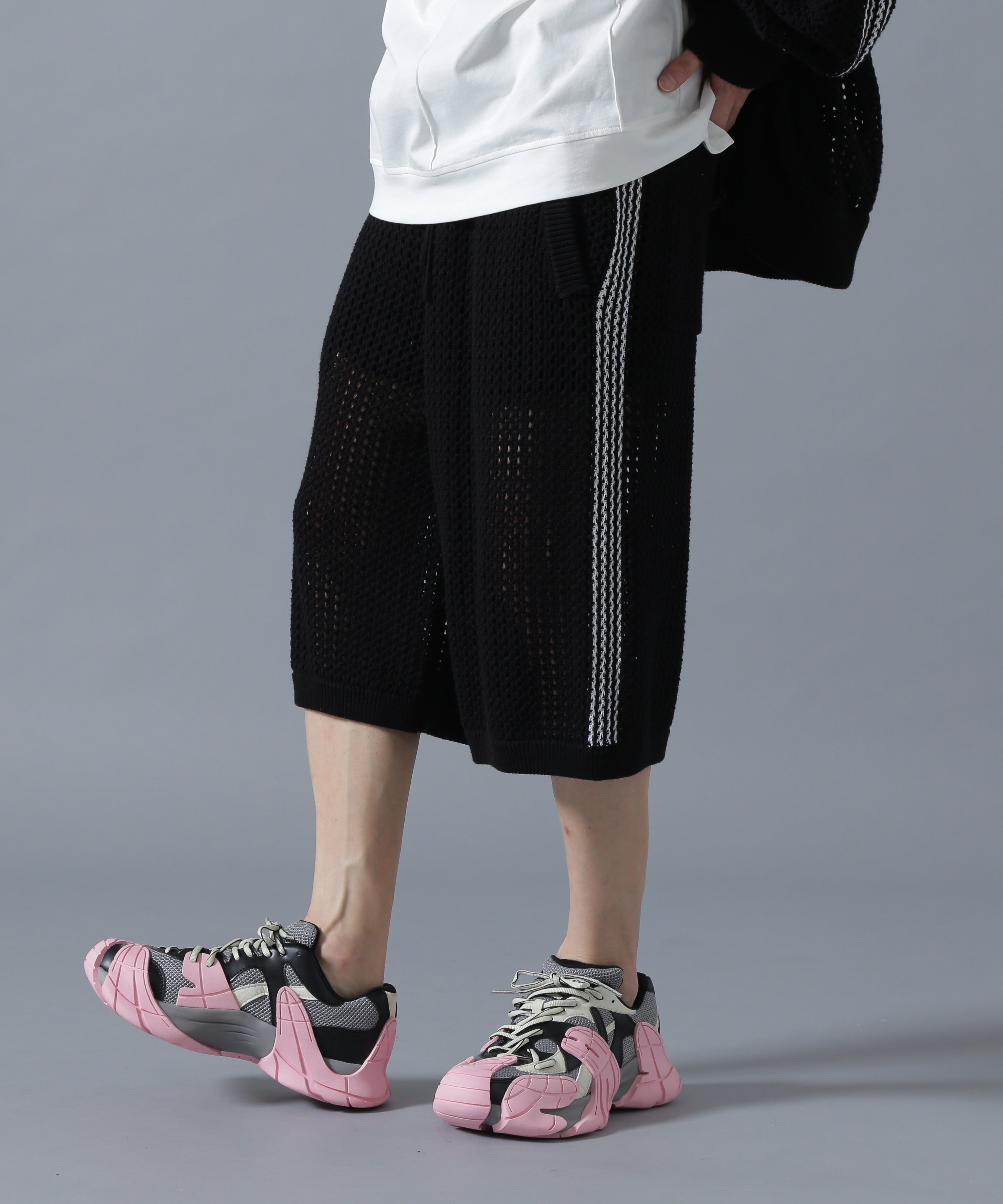 LHP DankeSchon/ダンケシェーン/MESHKNIT SHORTS エルエイチピー パンツ その他のパンツ ブラック ベージュ
