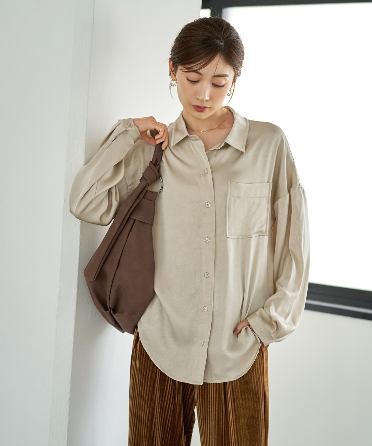 STYLE DELI 【LUXE】シボ入りとろみサテンシャツB スタイルデリ トップス シャツ・ブラウス グレー ベージュ