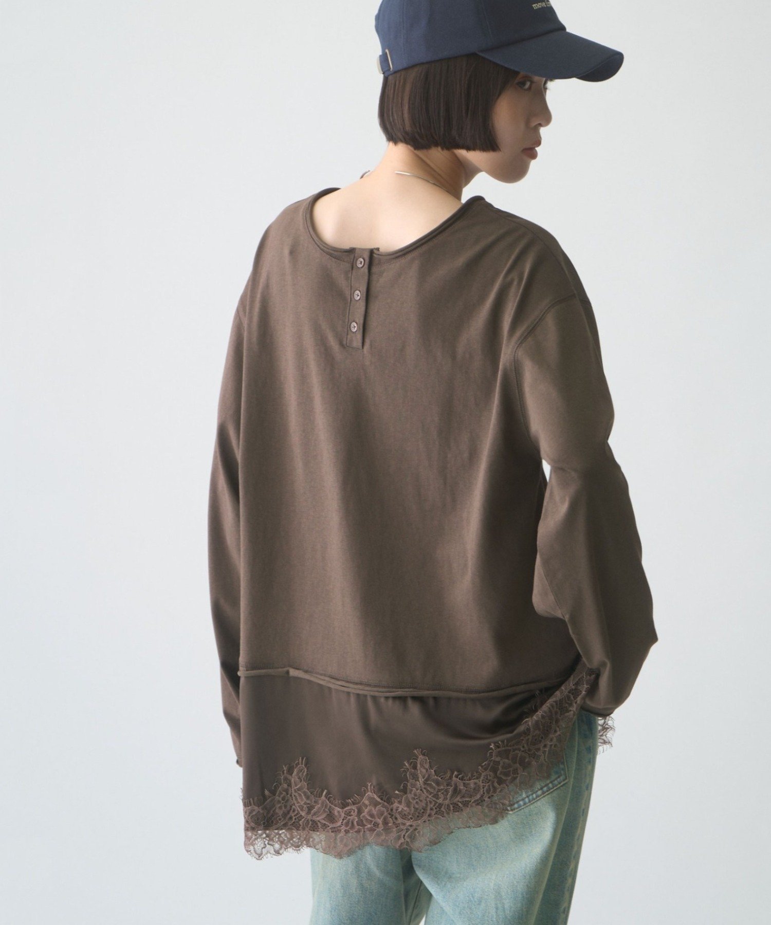 ∴【前後2WAY】ヘンリーネックサテンレースドッキングシアースラブTee チャオパニックティピー トップス カットソー・Tシャツ ブラック ブラウン ホワイト