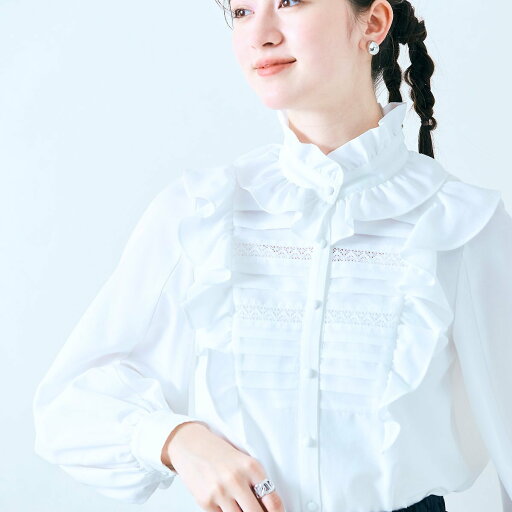 【SALE/50%OFF】Audie a Muses フリルカラー胸元タックブラウス ローズティアラ トップス シャツ・ブラウス ブラック ホワイト【送料無料】 【SALE/50%OFF】Audie a Muses フリルカラー胸元タックブラウス ローズティアラ トップス シャツ・ブラウス ブラック ホワイト【送料無料】