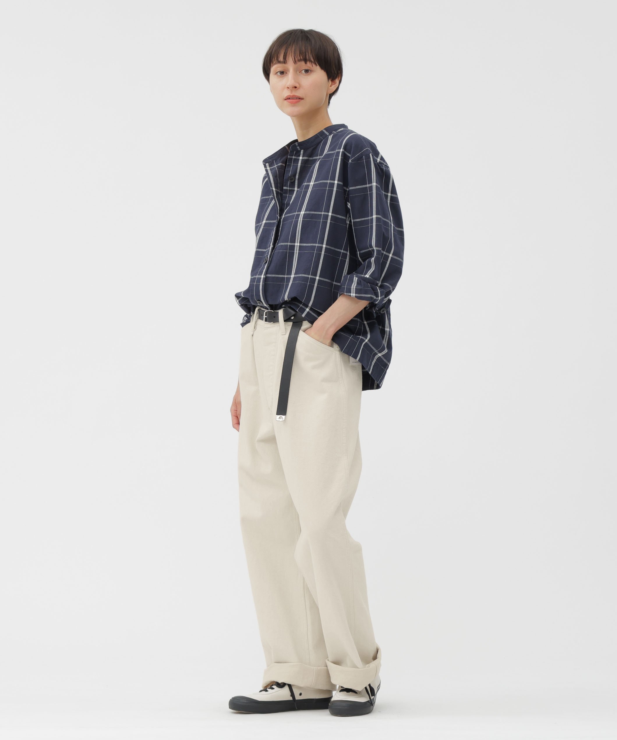 MHL. CANTON NATURAL DENIM TROUSERS マーガレット・ハウエル パンツ その他のパンツ ホワイト