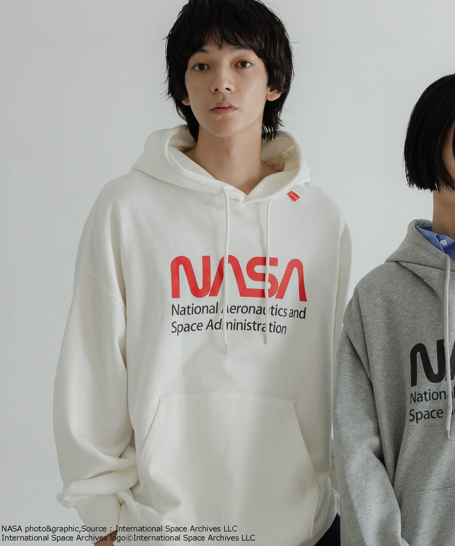 LOWRYS FARM 【LFM(U)】NASAスウェットフーディー【UNISEX】 ローリーズファーム トップス スウェット・トレーナー グレー ホワイト【送料無料】のサムネイル