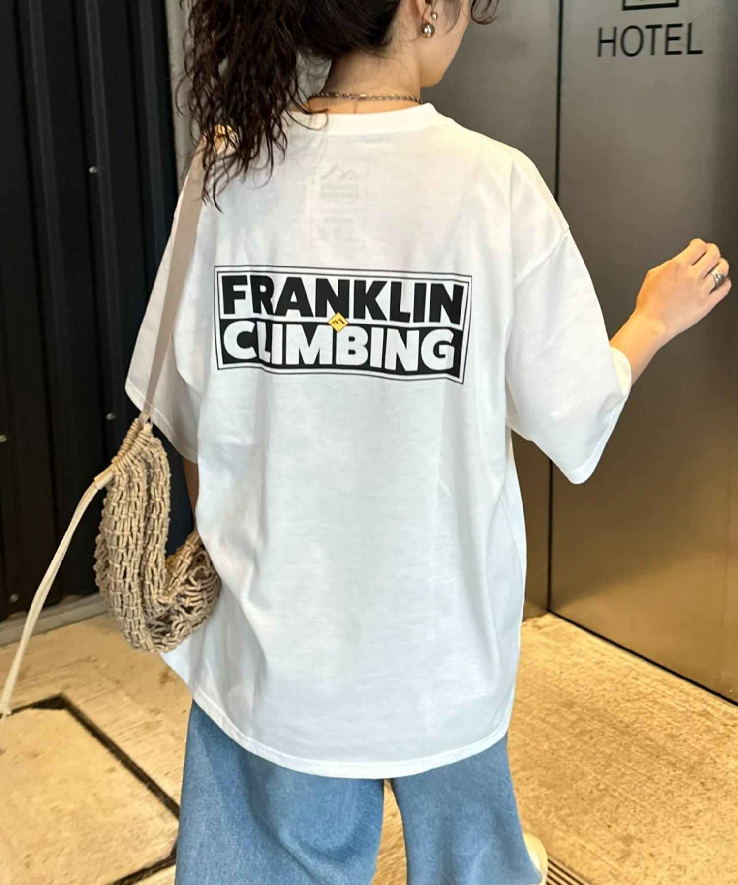 CIAOPANIC TYPY FC バックロゴグラフィックテック半袖Tee チャオパニックティピー トップス カットソー・Tシャツ ホワイト オレンジ ブ..