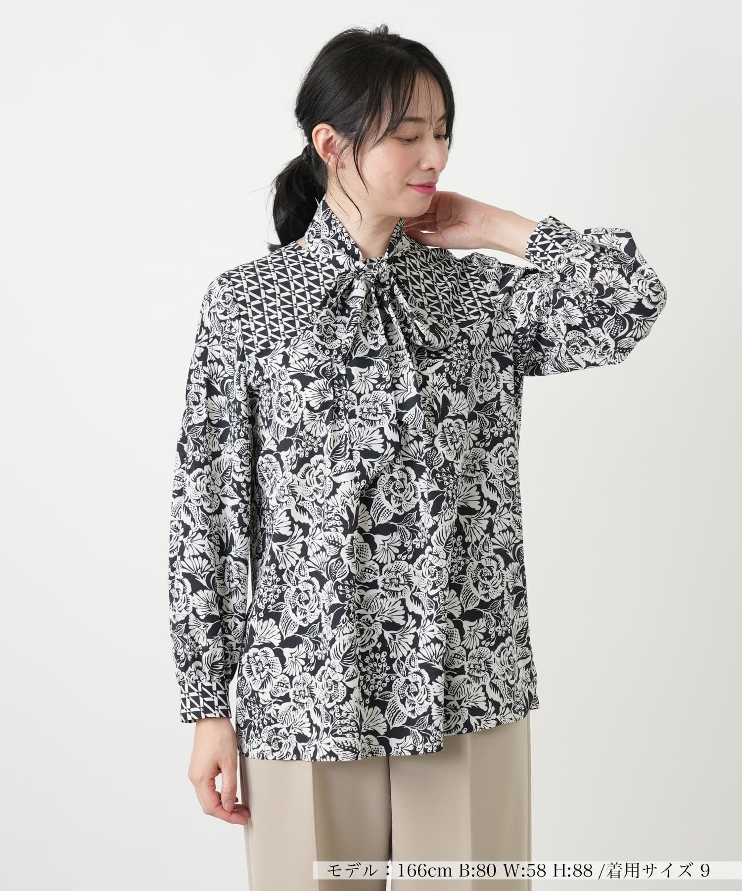 Leilian ペイズリーボウタイブラウス【ROCHAS Premiere】 レリアン トップス シャツ・ブラウス ネイビー ブルー