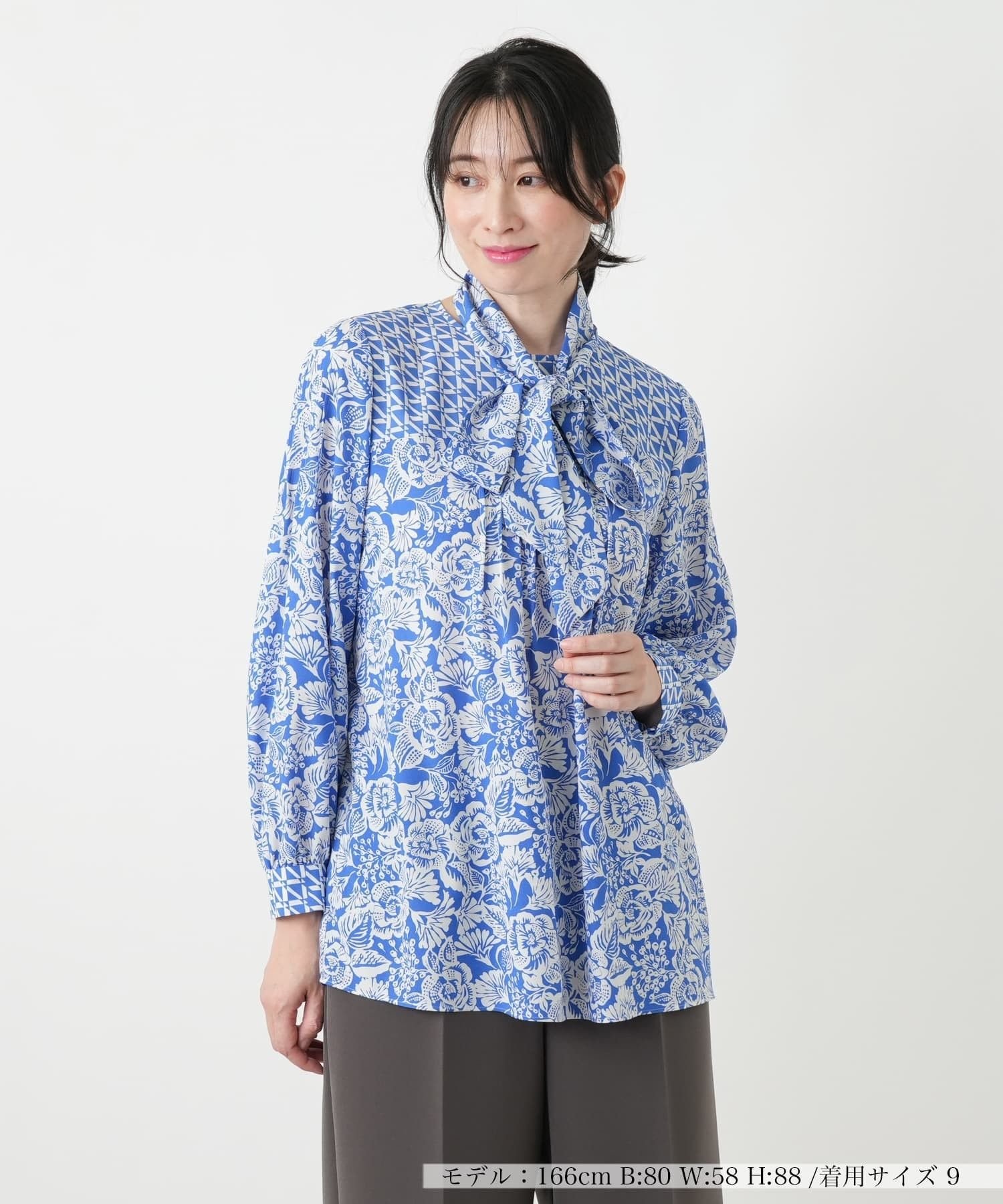 Leilian ペイズリーボウタイブラウス【ROCHAS Premiere】 レリアン トップス シャツ・ブラウス ネイビー ブルー