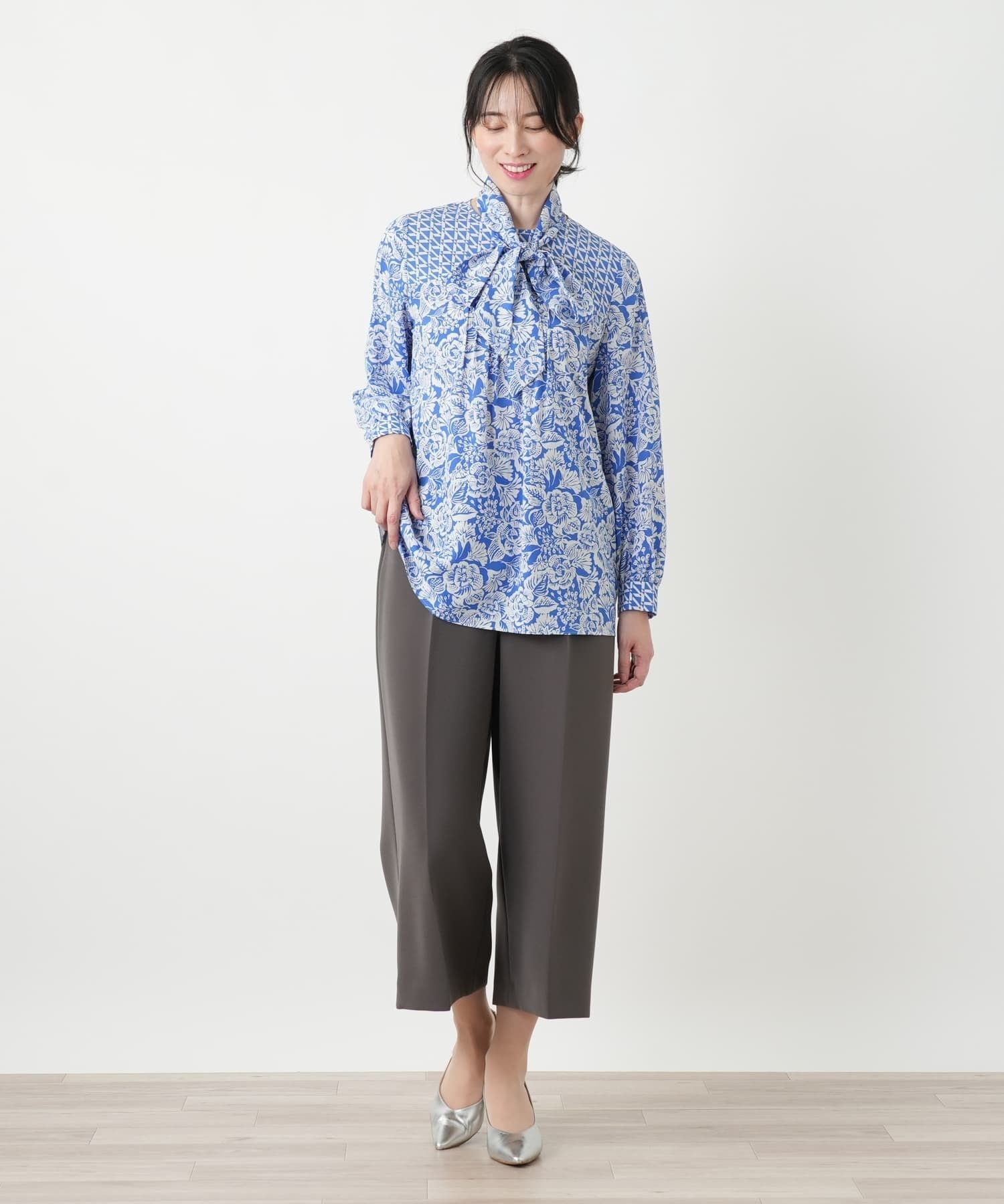 Leilian ペイズリーボウタイブラウス【ROCHAS Premiere】 レリアン トップス シャツ・ブラウス ネイビー ブルー