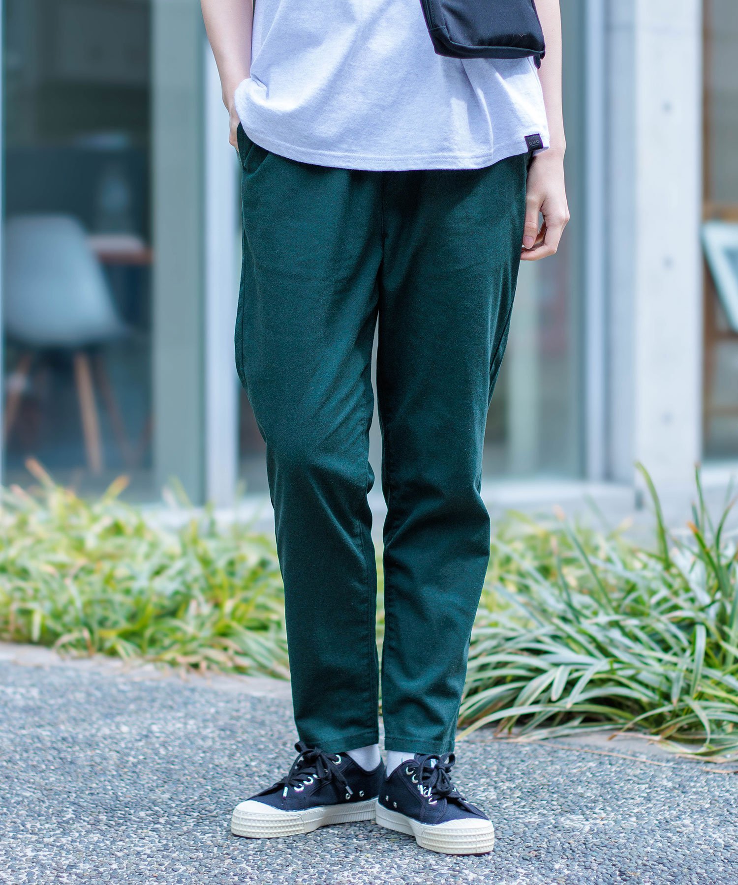 . 綿麻キャンバス ジョガーパンツ ドミンゴ パンツ その他のパンツ イエロー ブラック グリーン
