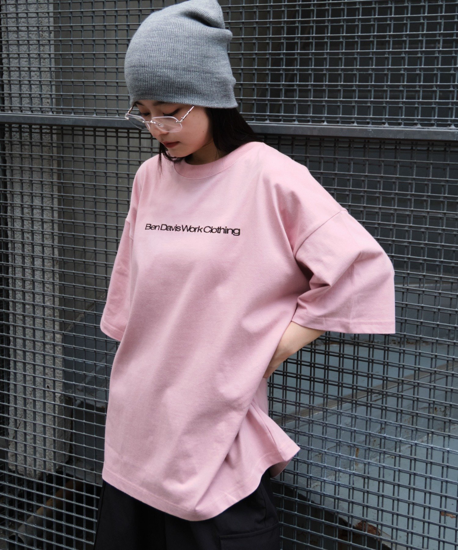 WEGO MEN'S 別注BENDAVISクールタッチグラフィックT(SS) ウィゴー トップス カットソー・Tシャツ ブラック ピンク ホワイト ブラウン【送料無料】
