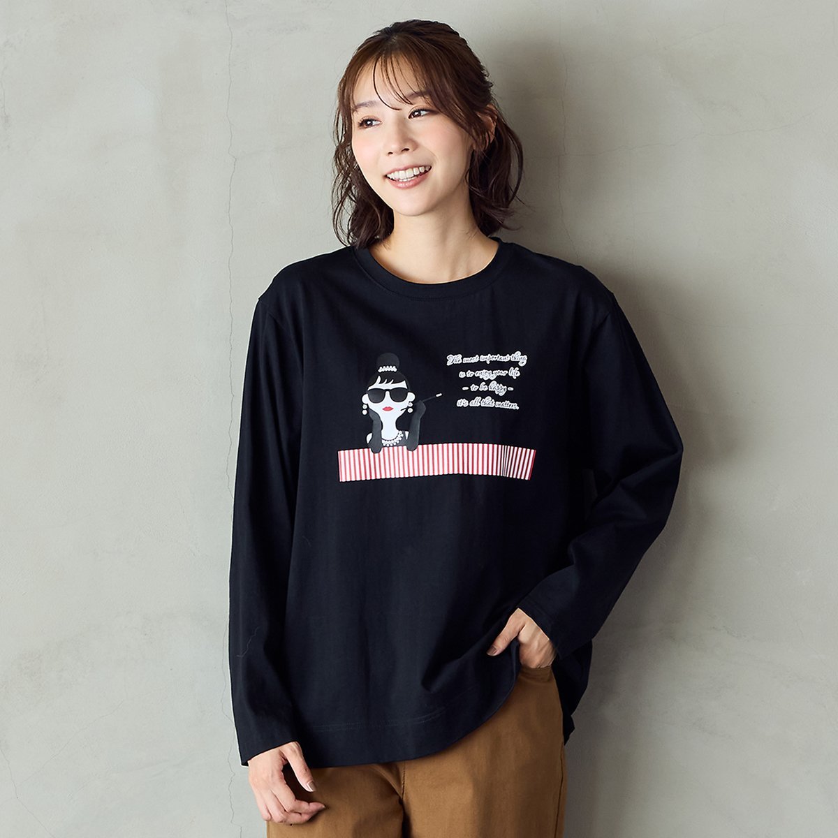 PISANO 【手洗いOK・HAPPY FACEコラボ】エマちゃんメッセージカットソー ピサーノ トップス カットソー・Tシャツ ブラック ブルー ホワイト