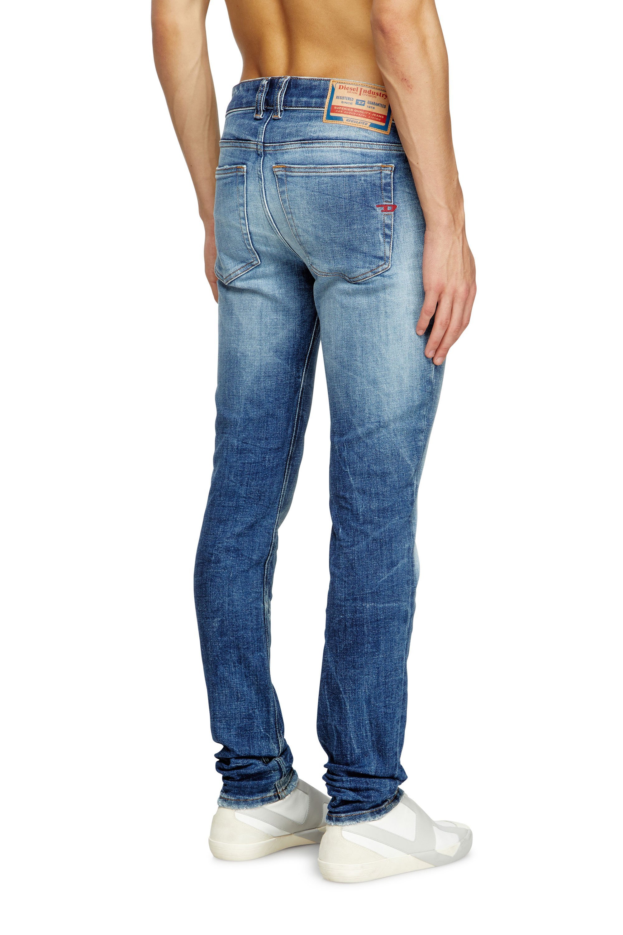 DIESEL メンズ デニムパンツ SKINNY 1979 SLEENKER L.30 ディーゼル パンツ ジーンズ・デニムパンツ ブルー【送料無料】