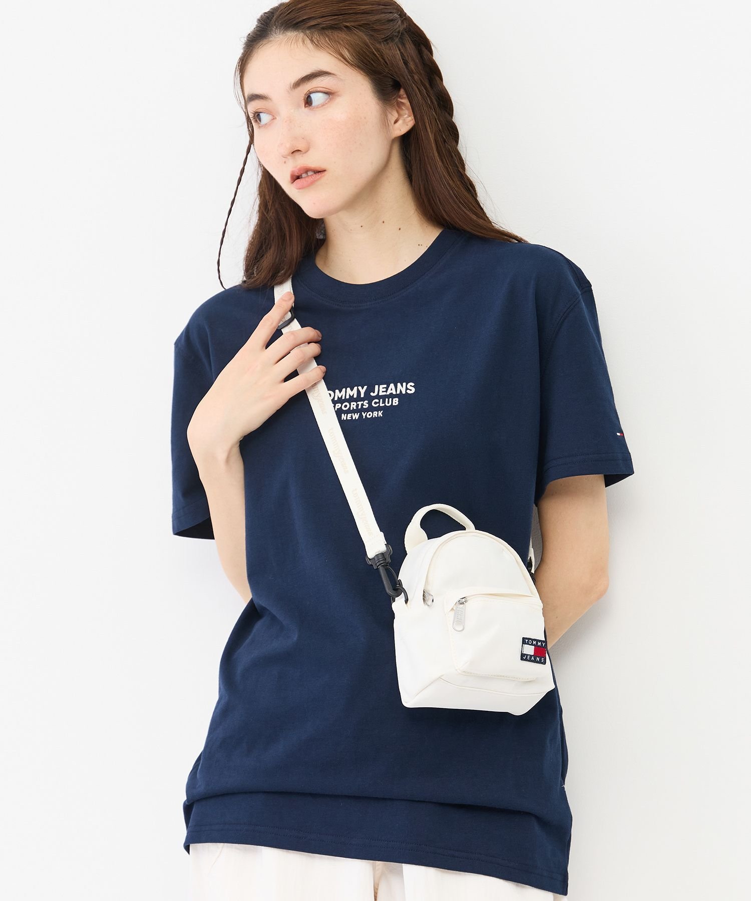 【公式】【オンライン限定】 エッセンシャルロゴストラップクロスボディバッグ 26SS トミーヒルフィガー バッグ ボディバッグ・ウエストポーチ ホワイト ネイビー