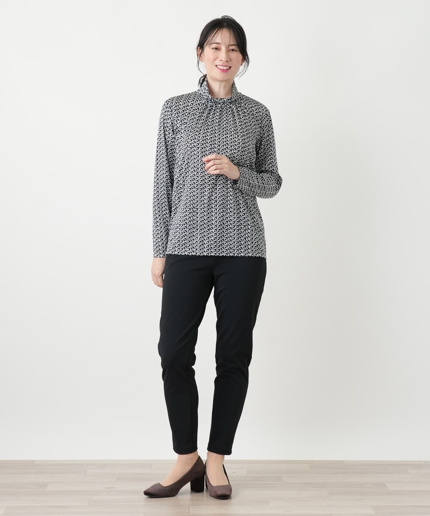 Leilian 幾何学柄ハイネックカットソー【ROCHAS Premiere】 レリアン トップス カットソー・Tシャツ ネイビー ブルー