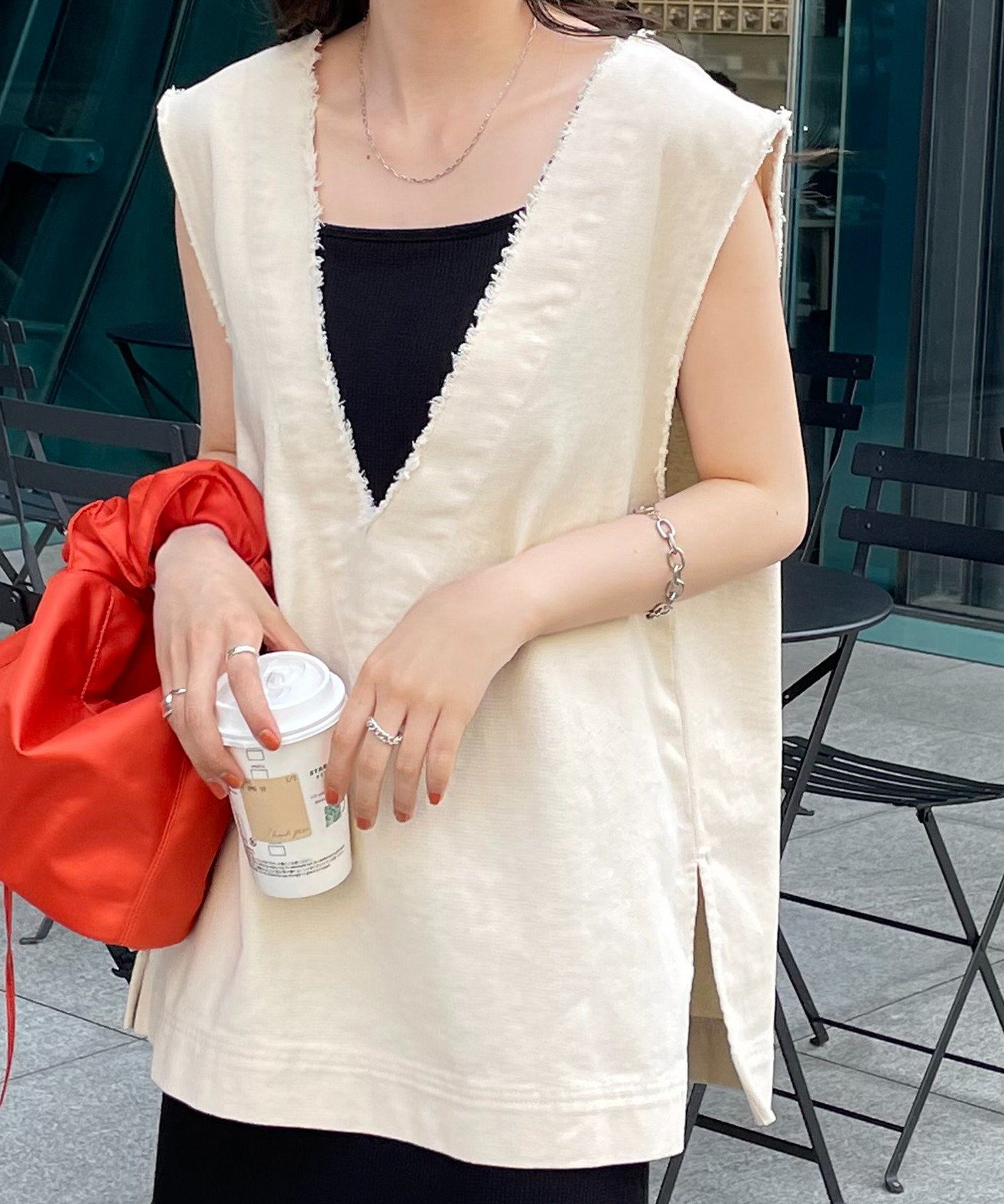 Discoat 【シーズンレスに活躍◎/WEB限定】USコットンフリンジ深Vベスト ディスコート トップス シャツ・ブラウス ブラウン ホワイト ブラック カー...