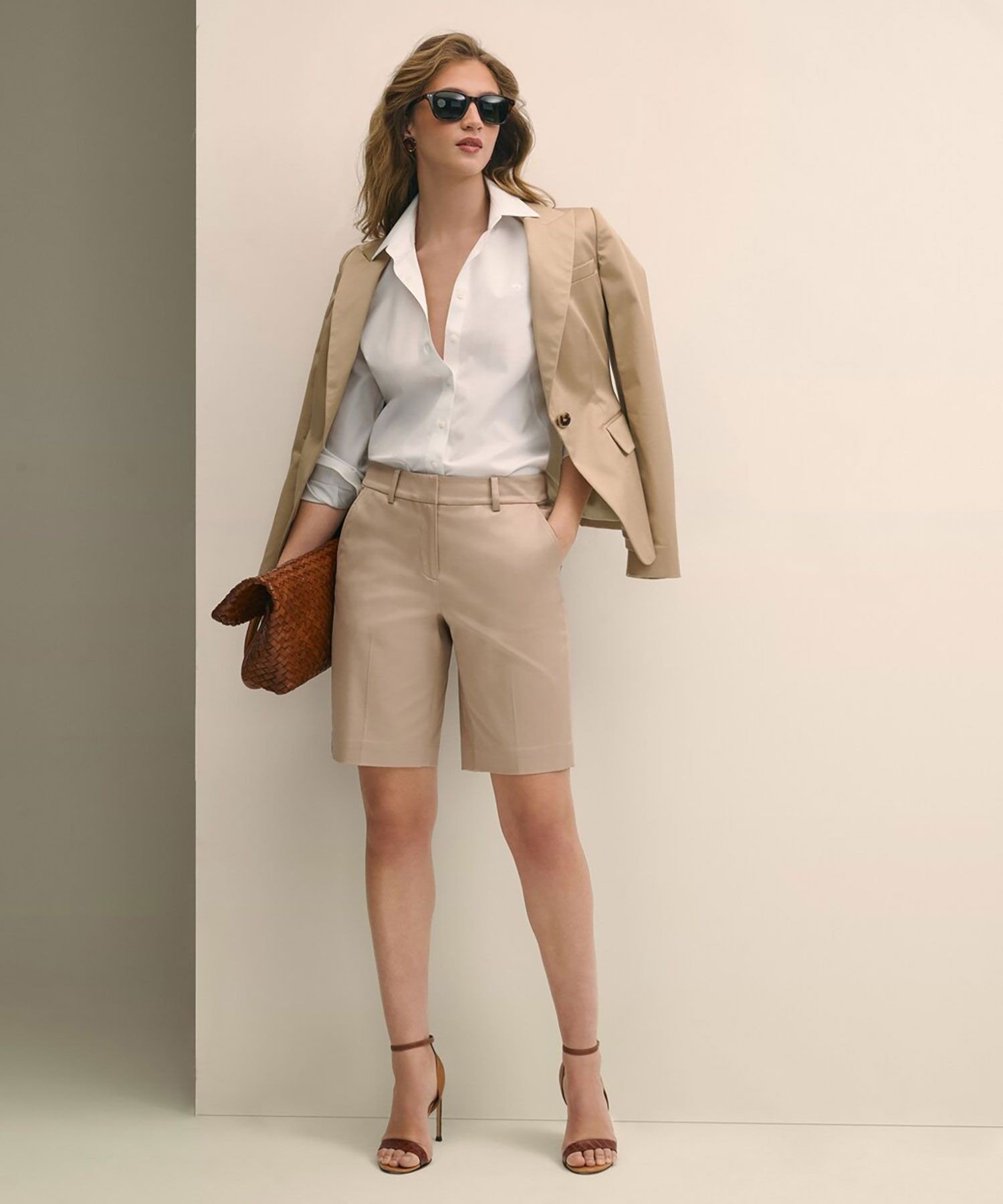 BROOKS BROTHERS ストレッチコットンツイル バミューダショーツ ブルックス ブラザーズ パンツ その他のパンツ ベージュ【送料無料】