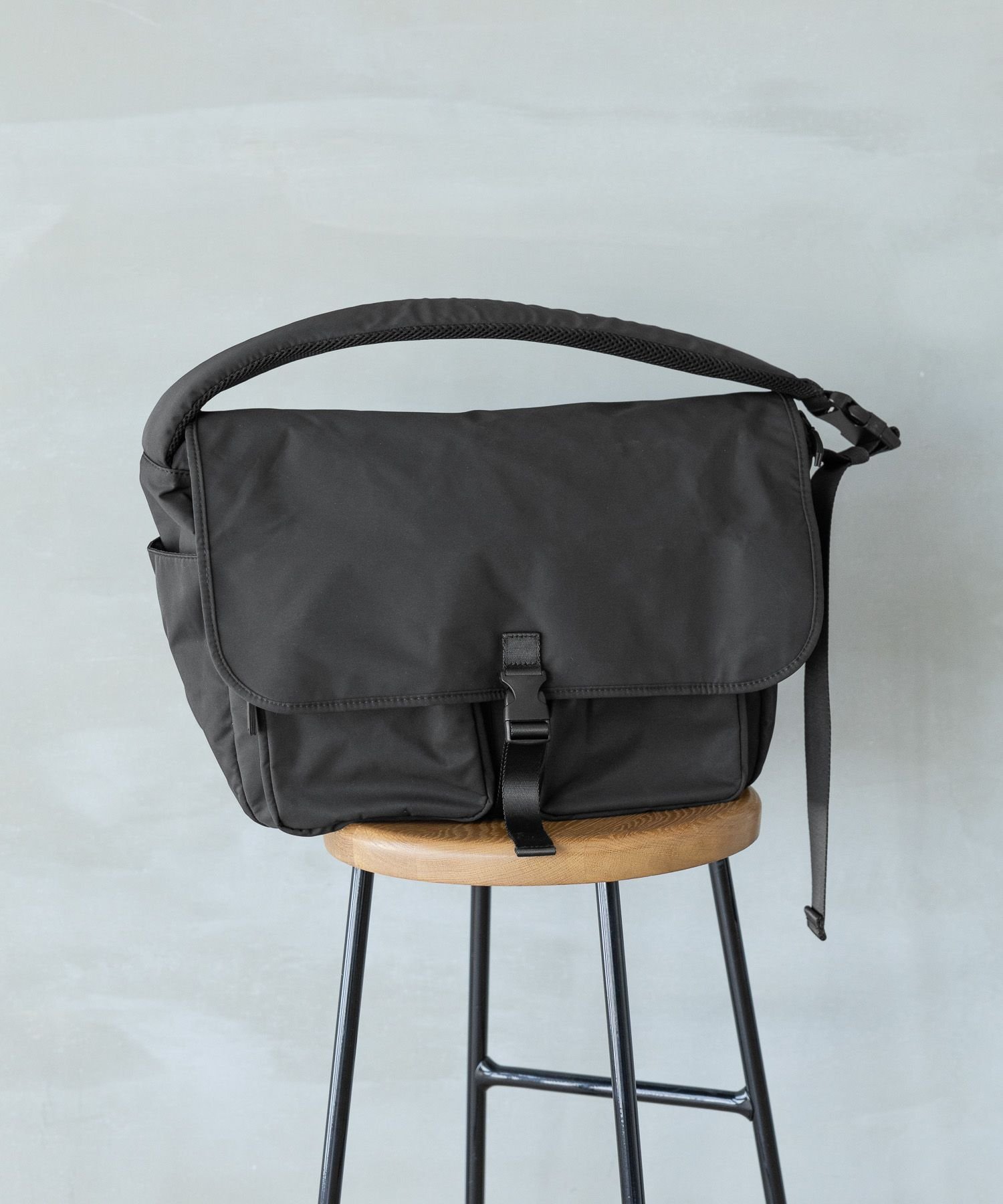 GLOBAL WORK 撥水スマらくメッセンジャー/286146 グローバルワーク バッグ ショルダーバッグ ブラック グレー カーキグリーン【送料無料】のサムネイル