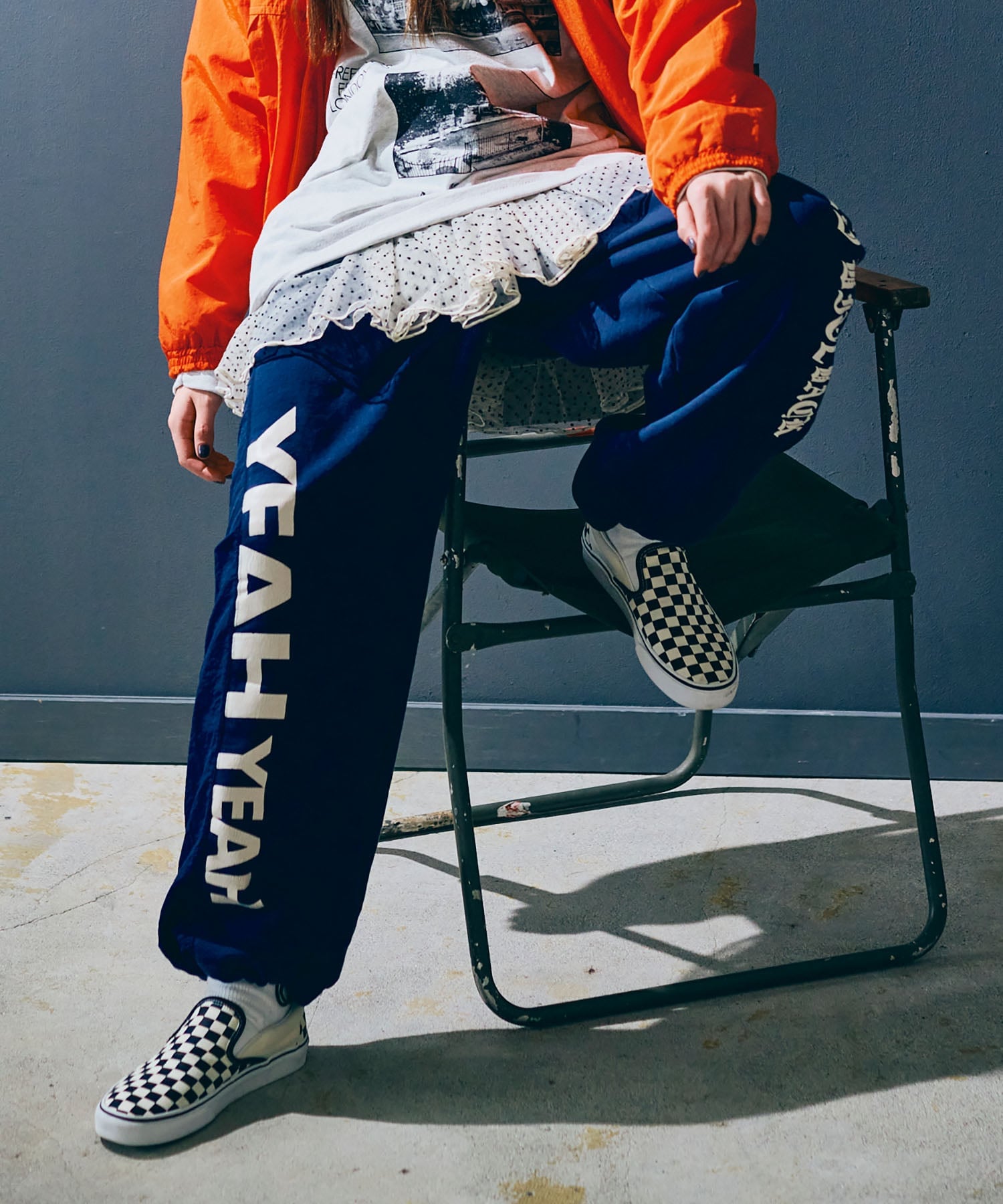 RNA R4392 GIRLS BITE BACKスウェットパンツ アールエヌエー パンツ ジャージ・スウェットパンツ グレ..