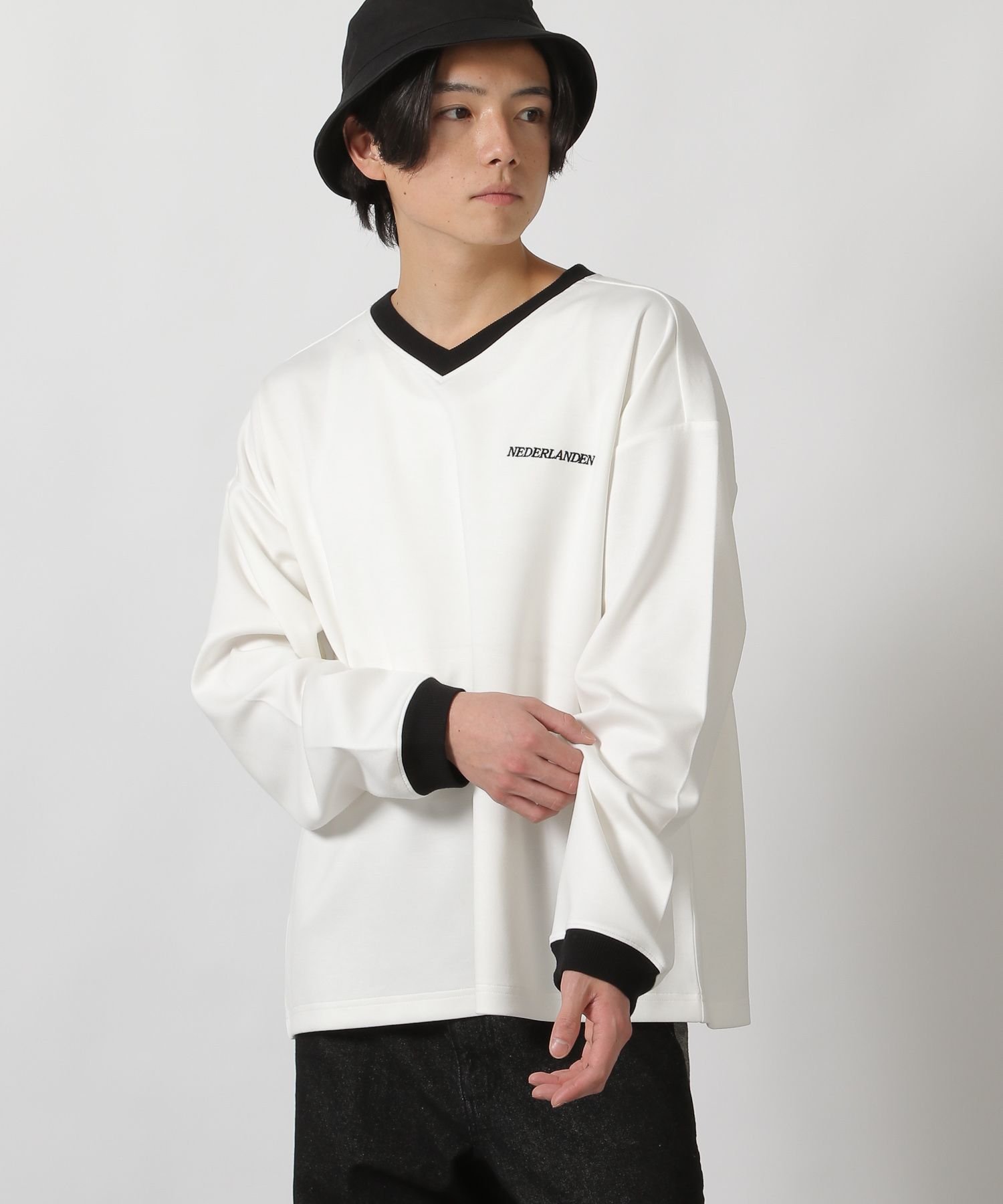 LAKOLE TRダンボールVプルオーバー ラコレ トップス カットソー・Tシャツ ホワイト グリーン ブラック
