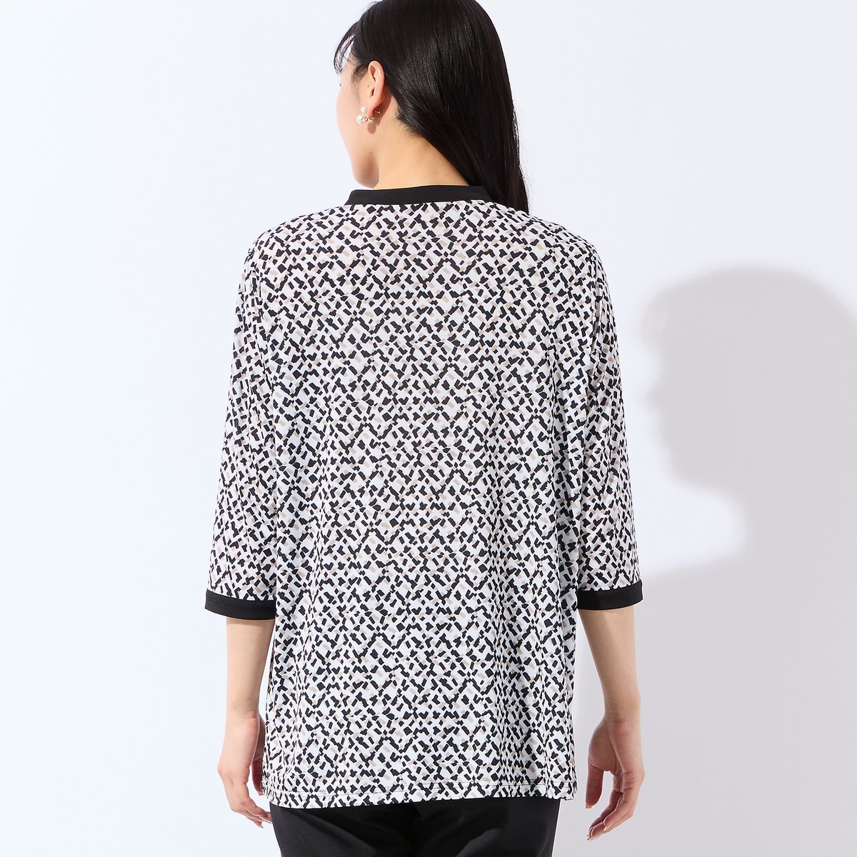missel 【洗える・人気デザイン・L~4Lサイズ】幾何柄ピンタックカットソー ミゼール トップス カットソー・Tシャツ ベージュ ブルー