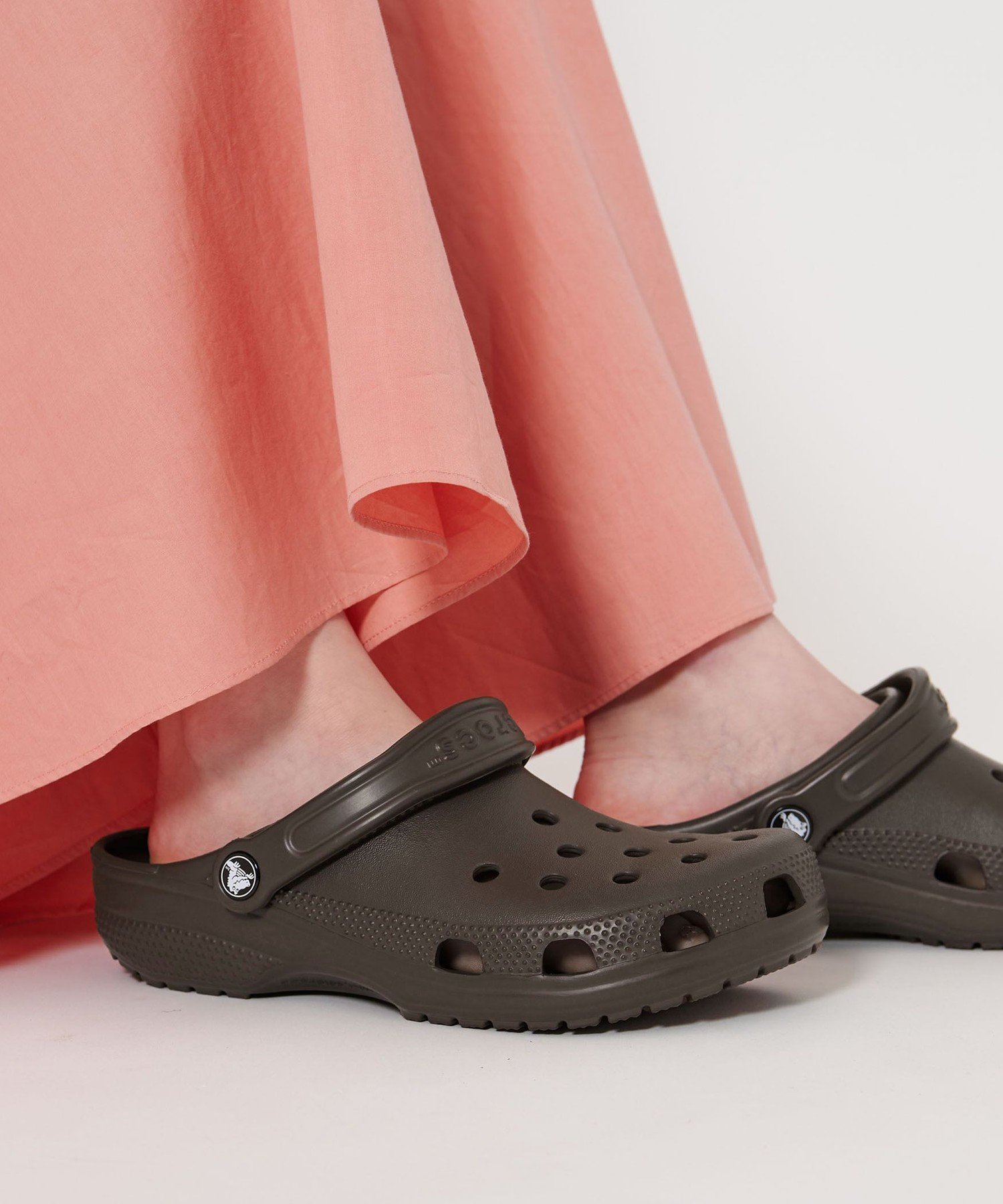 【SALE／30%OFF】UNITED ARROWS ＜crocs＞CLASSIC CLOG サンダル ユナイテッドアローズ アウトレット シューズ・靴 サンダル ブラウン【送料無料】