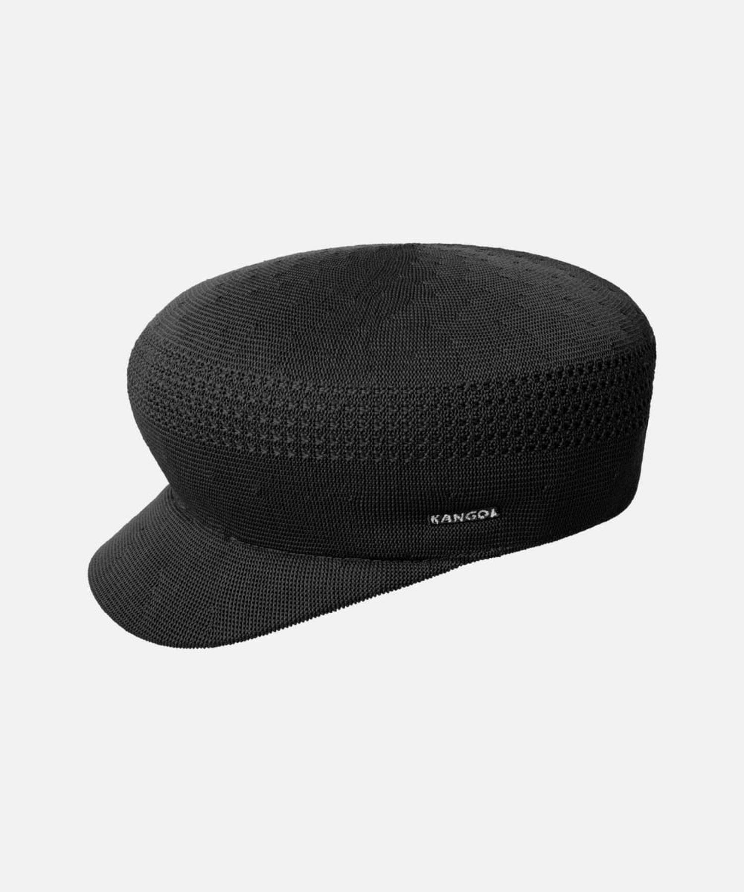 OVERRIDE（オーバーライド）KANGOL TROPIC VENTAIR MAU / カンゴールKANGOLの名作。現代に蘇るクラシックKANGOLのクラシックなシルエットを、現代的なイメージに復刻したモデル「Mau」。キャップのように目深に被るカジュアルなスタイルから、ミリタリーベレーのように浅く乗せるアーバンな着こなしまで、その日の気分に合わせてシルエットの変化を楽しめます。後部にはアジャスターを配置し、細やかなサイズ調整が可能。デザイン性だけでなく、快適なフィット感も兼ね備えた仕様を実現しています。サイズ展開手洗い可【KANGOL/カンゴール】1938年に英国北部で生まれ、英国伝統の意思を受け継ぎながら、ニューヨークのストリートでヒップホップと最先端ストリートをファッションに融合し続けてきたブランド。“KANGOL”とは、ニット(KNITTING)のK、アンゴラ(ANGORA)のANG、ウール(WOOL)のOLをとったと言われています。80年以上の歴史を通してKANGOLはその品質を保ちつつ、革新的な技術により今なお進化し続けている。型番：261069601-01-07 RD5400【採寸】・S/M 頭回り：56~57cm・L/XL 頭回り：58~59cm商品のサイズについて【商品詳細】台湾製素材：ポリエステル61%モダクリル39%サイズ：S/M(07)、L/XL(08)※画面上と実物では多少色具合が異なって見える場合もございます。ご了承ください。商品のカラーについてOVERRIDE（オーバーライド）KANGOL TROPIC VENTAIR MAU / カンゴールKANGOLの名作。現代に蘇るクラシックKANGOLのクラシックなシルエットを、現代的なイメージに復刻したモデル「Mau」。キャップのように目深に被るカジュアルなスタイルから、ミリタリーベレーのように浅く乗せるアーバンな着こなしまで、その日の気分に合わせてシルエットの変化を楽しめます。後部にはアジャスターを配置し、細やかなサイズ調整が可能。デザイン性だけでなく、快適なフィット感も兼ね備えた仕様を実現しています。サイズ展開手洗い可【KANGOL/カンゴール】1938年に英国北部で生まれ、英国伝統の意思を受け継ぎながら、ニューヨークのストリートでヒップホップと最先端ストリートをファッションに融合し続けてきたブランド。“KANGOL”とは、ニット(KNITTING)のK、アンゴラ(ANGORA)のANG、ウール(WOOL)のOLをとったと言われています。80年以上の歴史を通してKANGOLはその品質を保ちつつ、革新的な技術により今なお進化し続けている。型番：261069601-01-07 RD5400【採寸】・S/M 頭回り：56~57cm・L/XL 頭回り：58~59cm商品のサイズについて【商品詳細】台湾製素材：ポリエステル61%モダクリル39%サイズ：S/M(07)、L/XL(08)※画面上と実物では多少色具合が異なって見える場合もございます。ご了承ください。商品のカラーについて