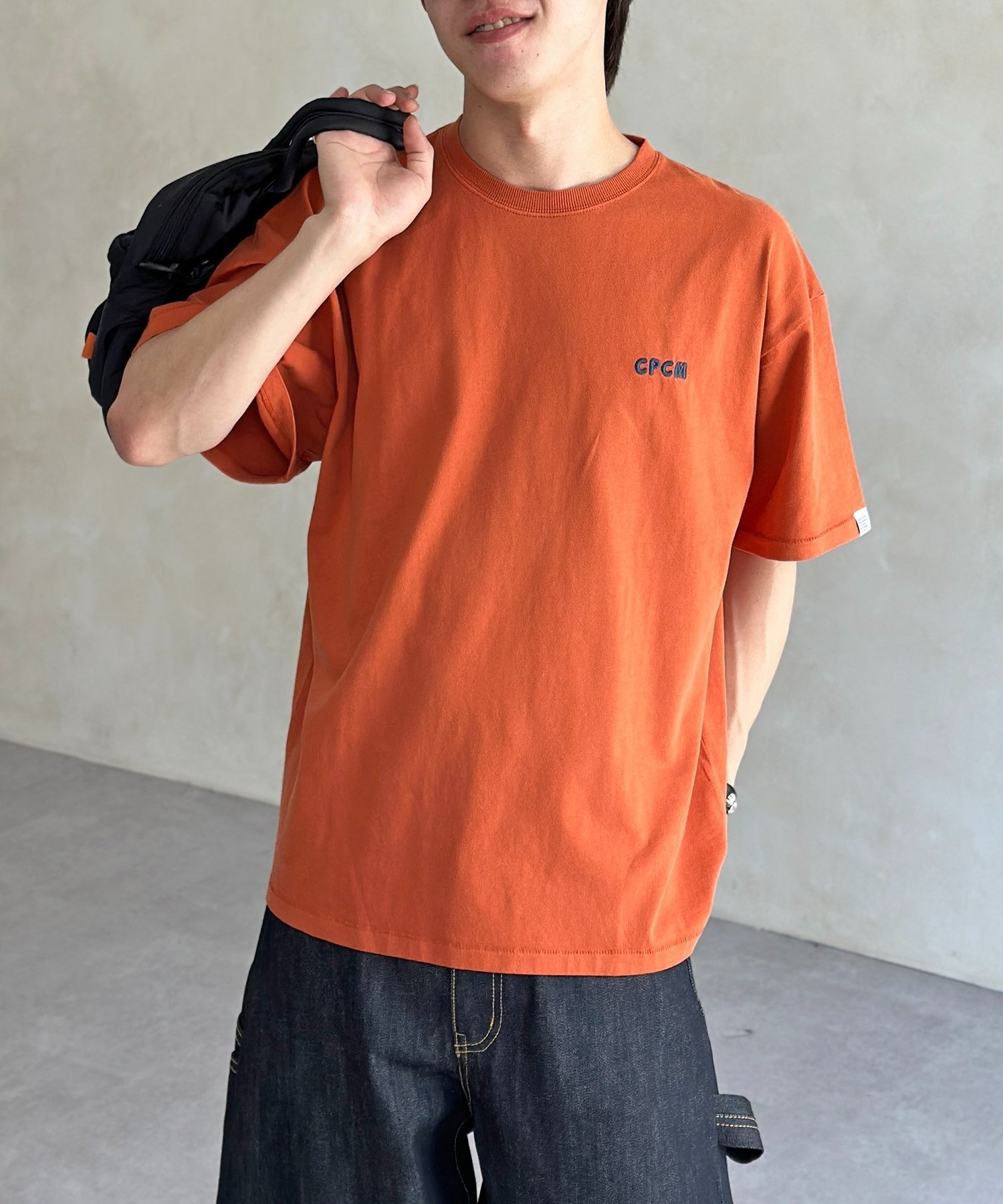 CPCM1ポイント刺繍T シーピーシーエム トップス カットソー・Tシャツ ブラック ホワイト オレンジ ネイビー
