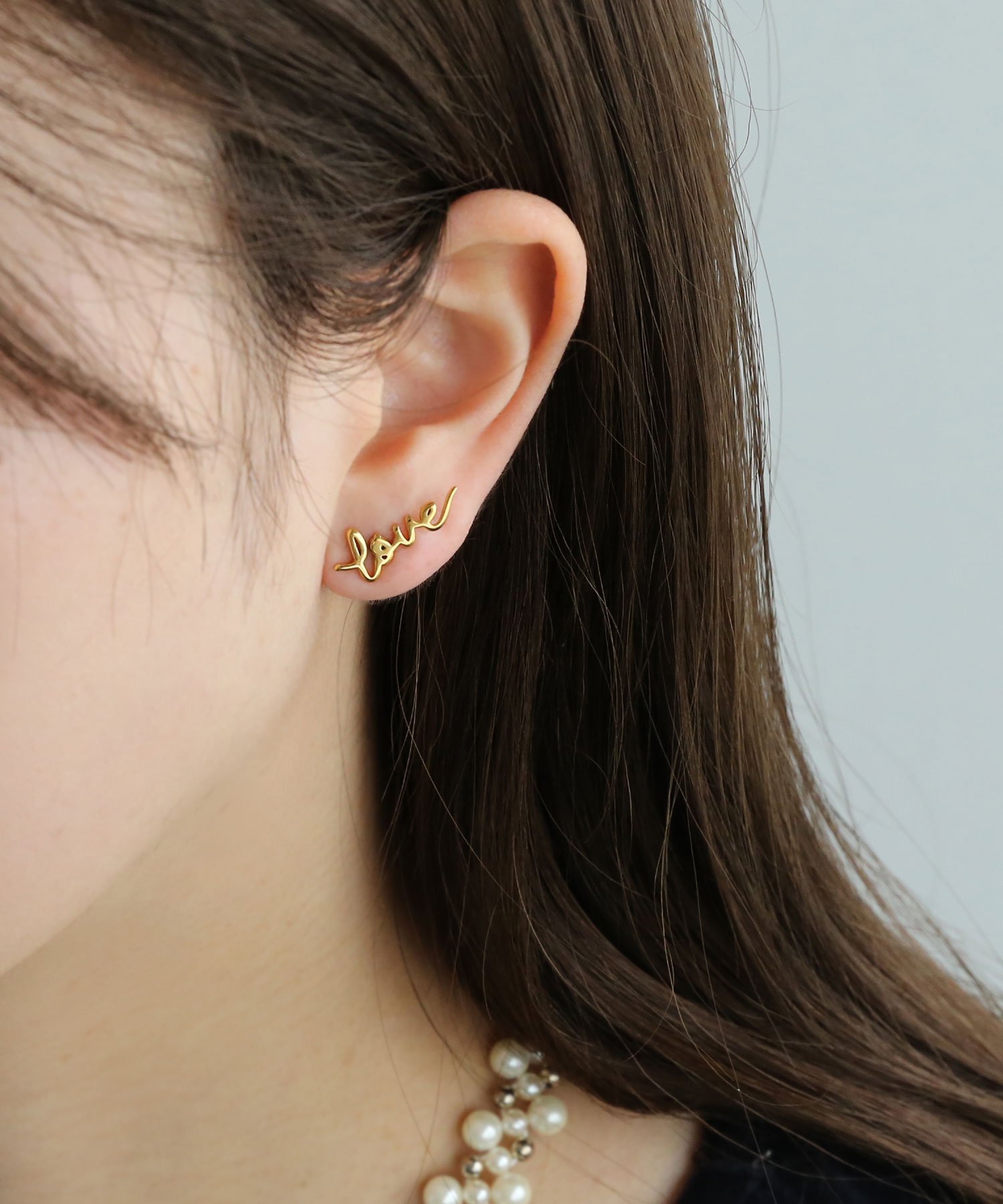 colleca la [stainless]ステンレス・レタリングピアス＜金属アレルギー対応＞ コレカラ アクセサリー・腕時計 ピアス ゴールド