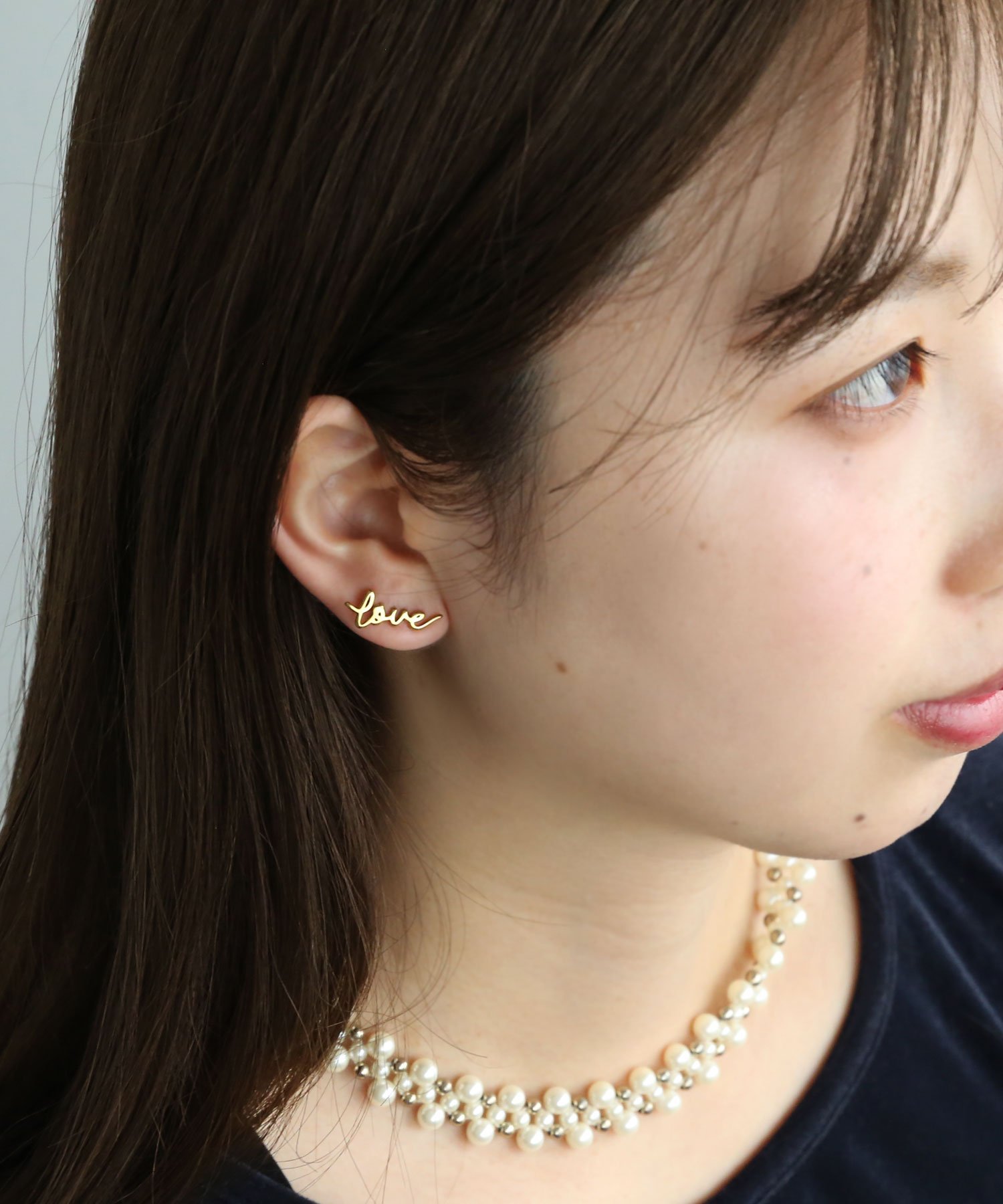 colleca la [stainless]ステンレス・レタリングピアス＜金属アレルギー対応＞ コレカラ アクセサリー・腕時計 ピアス ゴールド