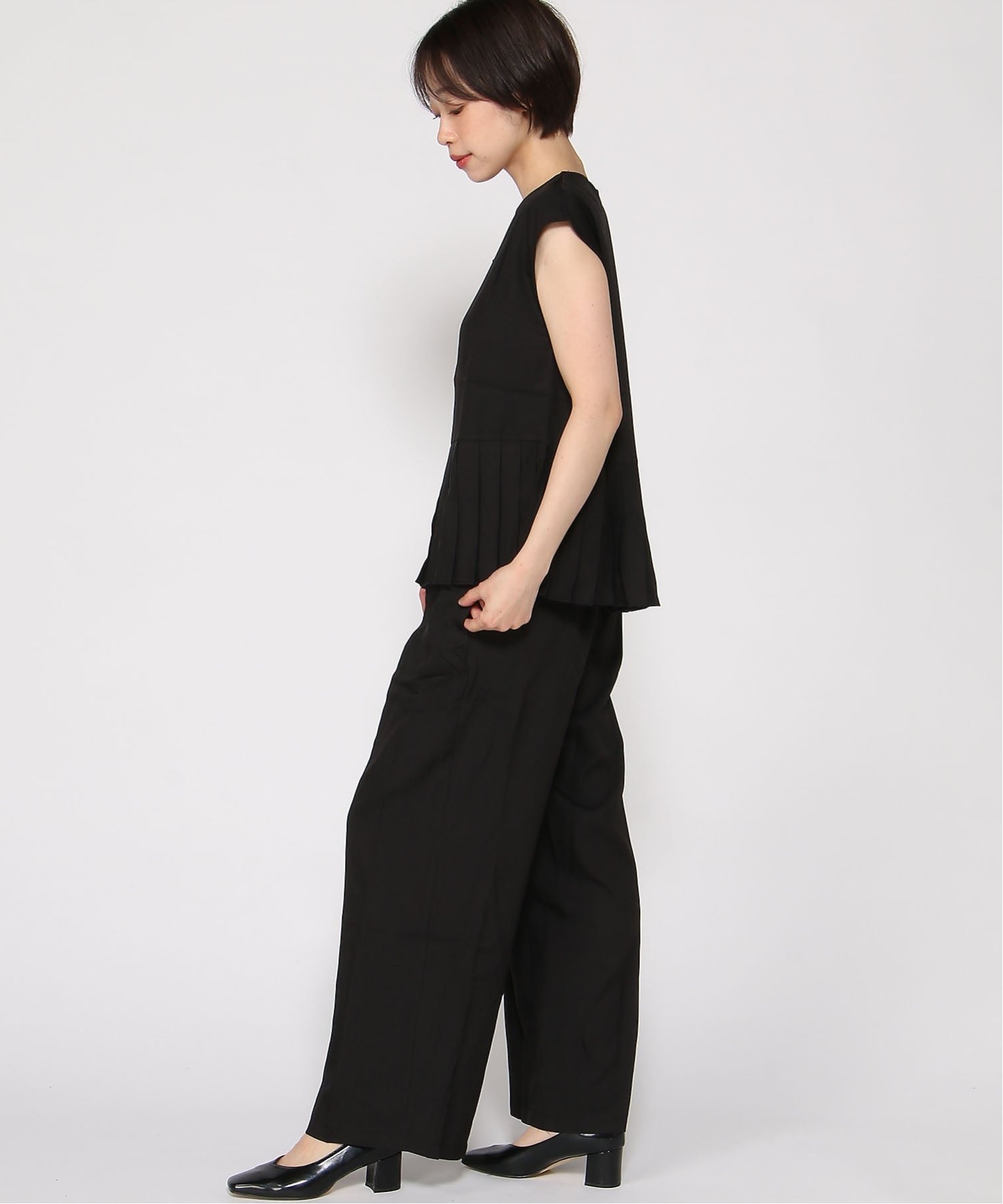 FReePLACe/(W)プリーツデザイントップス パンツセットアップ ミニョントレフル ルームヨンマルサンセレクティッド トップス カットソー・Tシャツ ブラック