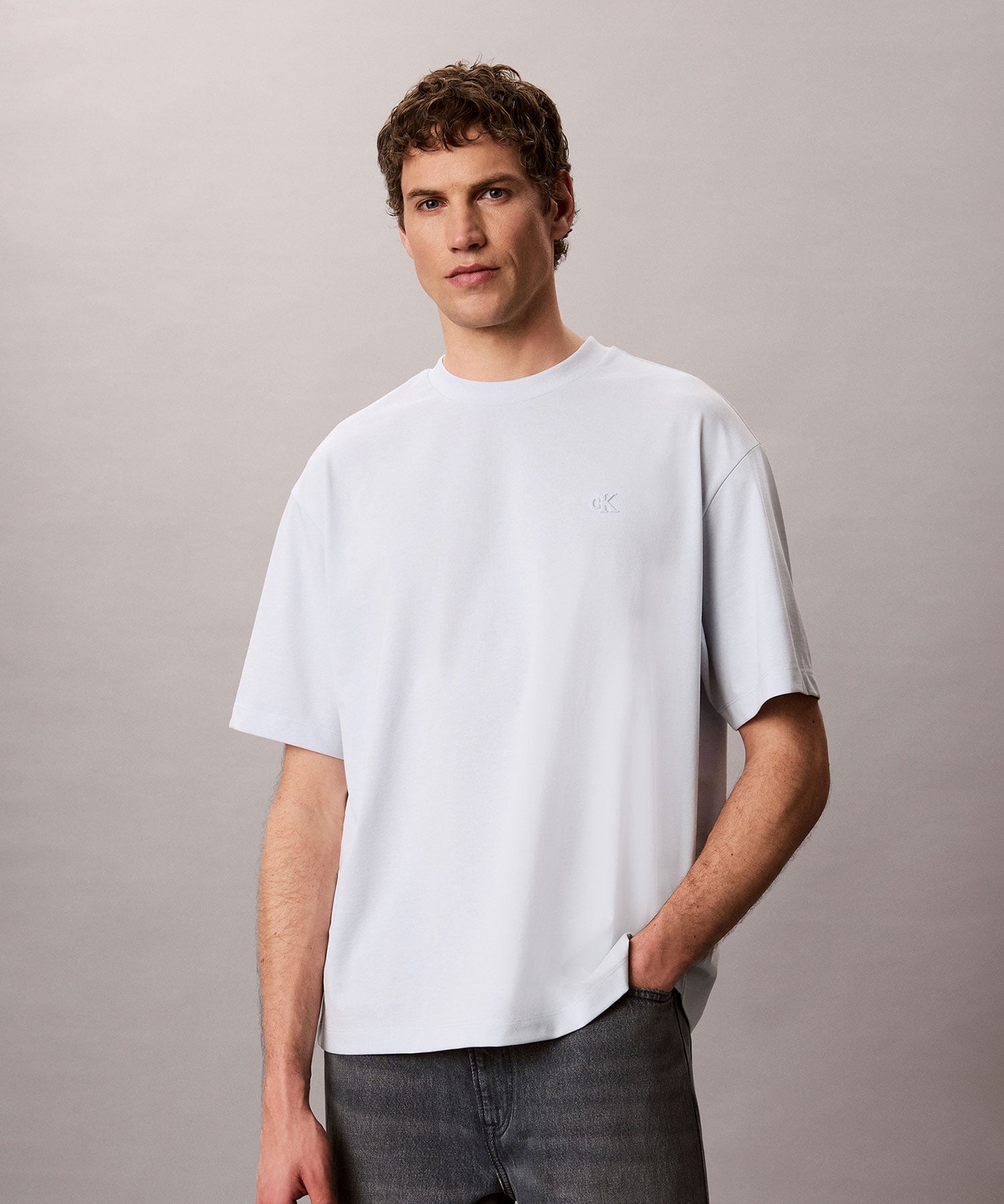 (M)【公式ショップ】 カルバンクライン クーリングジャージーリラックスバックロゴTシャツ 通気性 Calvin Klein Jeans 4RG251G カルバン・クライン トップス カットソー・Tシャツ ブルー ブラック