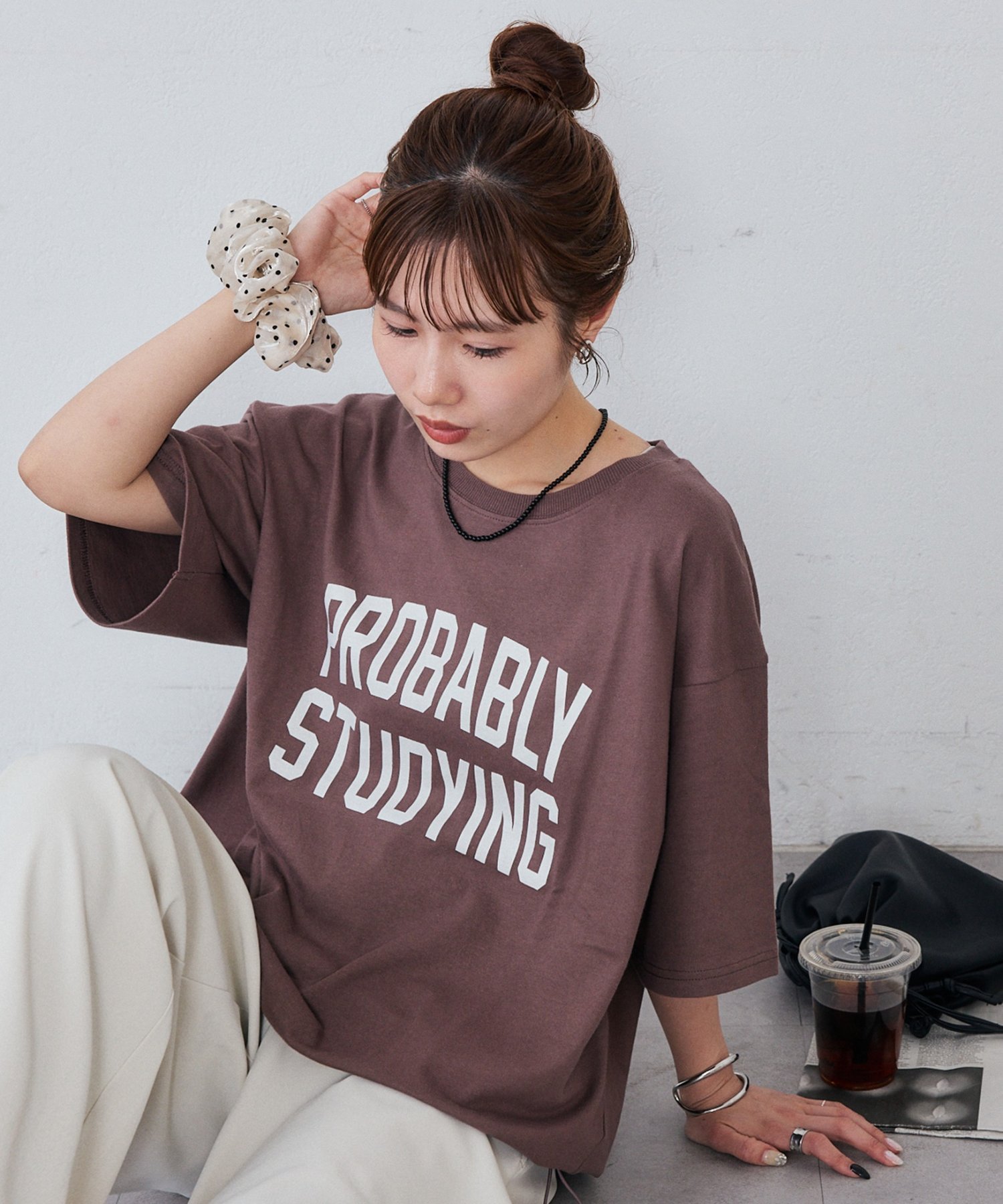 【Enlude/ユニセックス】カレッジロゴドロストTシャツ ディスコート トップス カットソー・Tシャツ ブラウン グレー