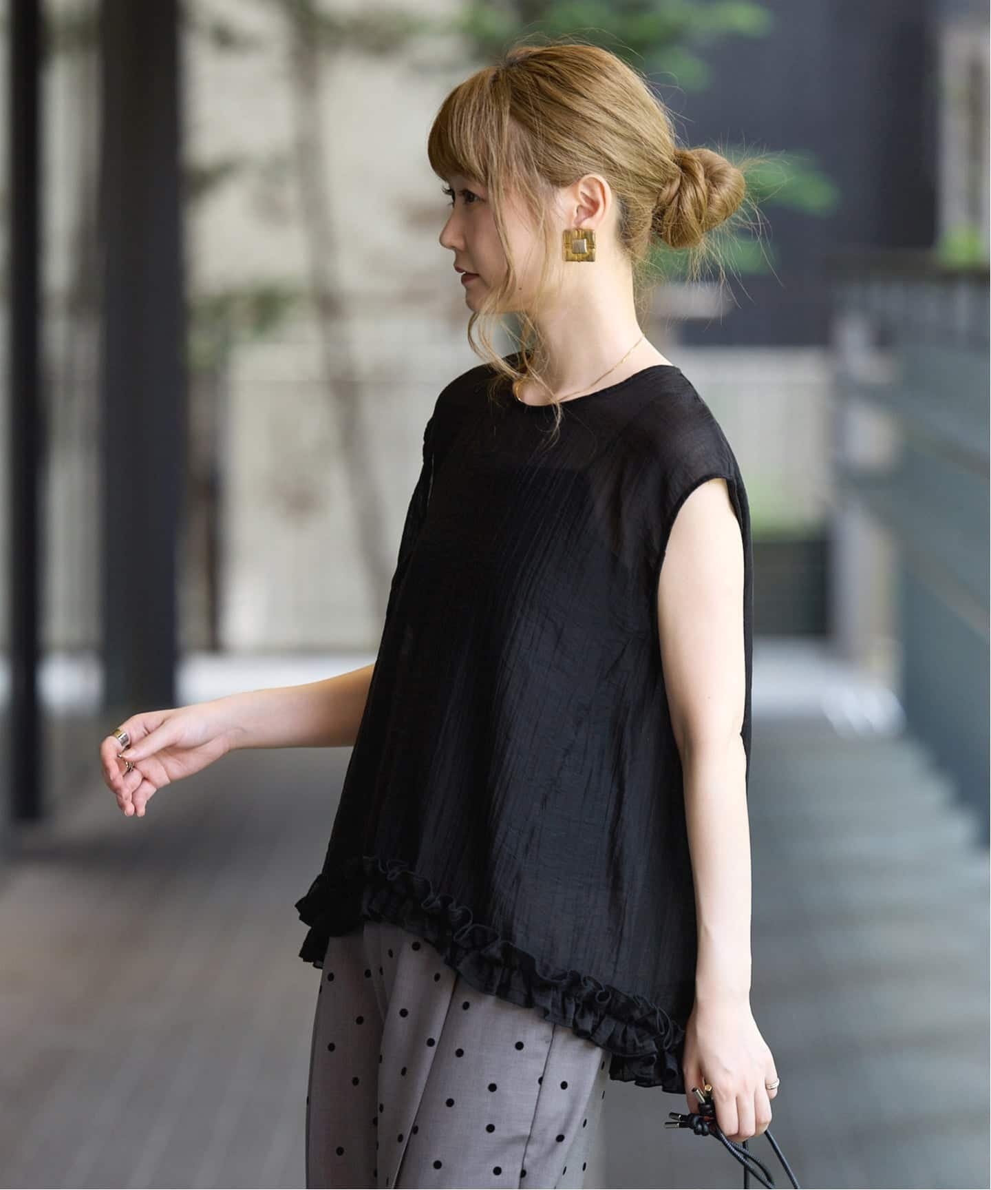 《追加》【WEB限定】手洗い可 / ラウンドフリルスリーブレスブラウス ベーセーストック トップス シャツ・ブラウス ピンク ブラック