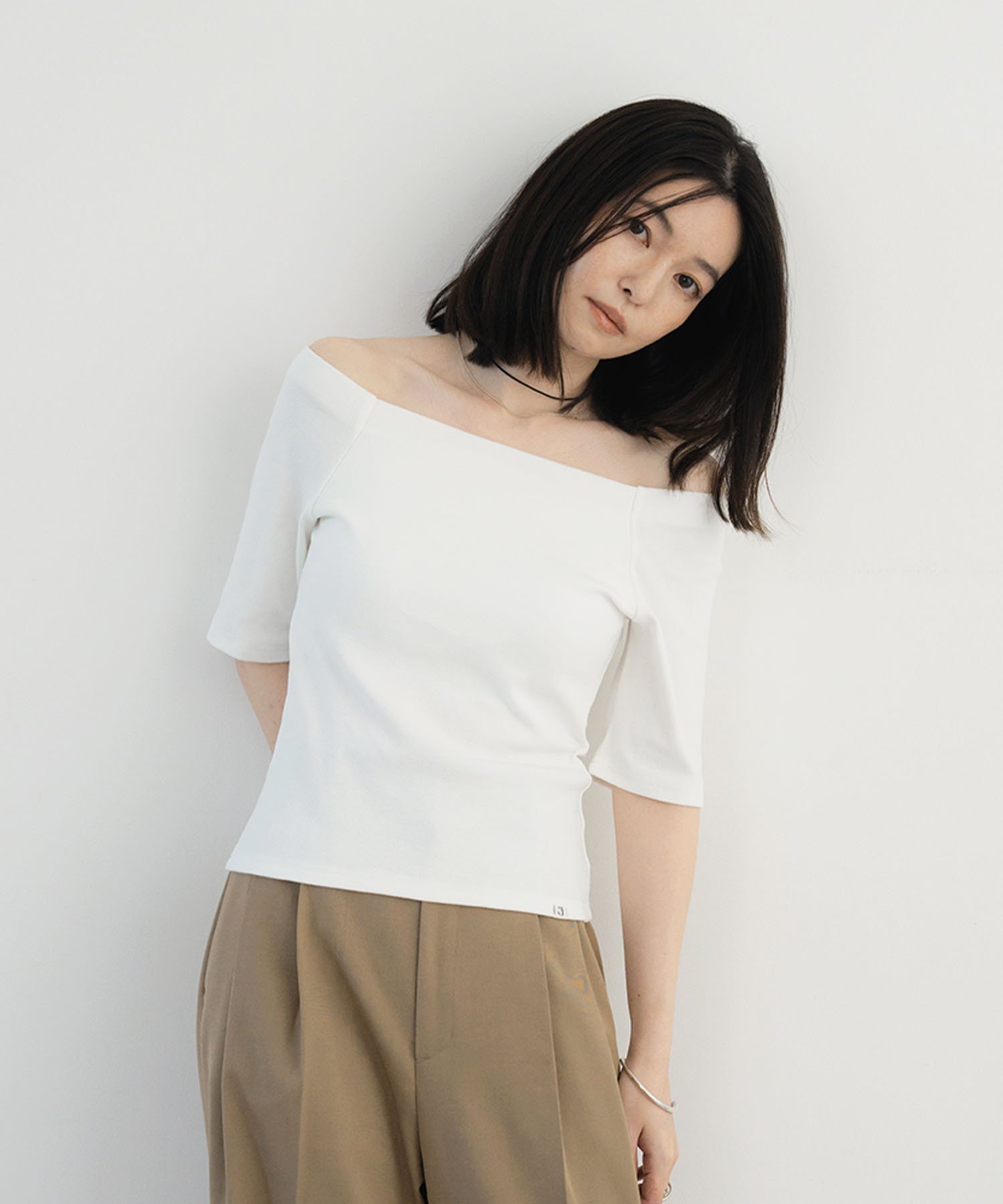 Futier Land カップ付きオフショルトップス フューティアランド トップス カットソー・Tシャツ ホワイト ブラック グレー【送料無料】