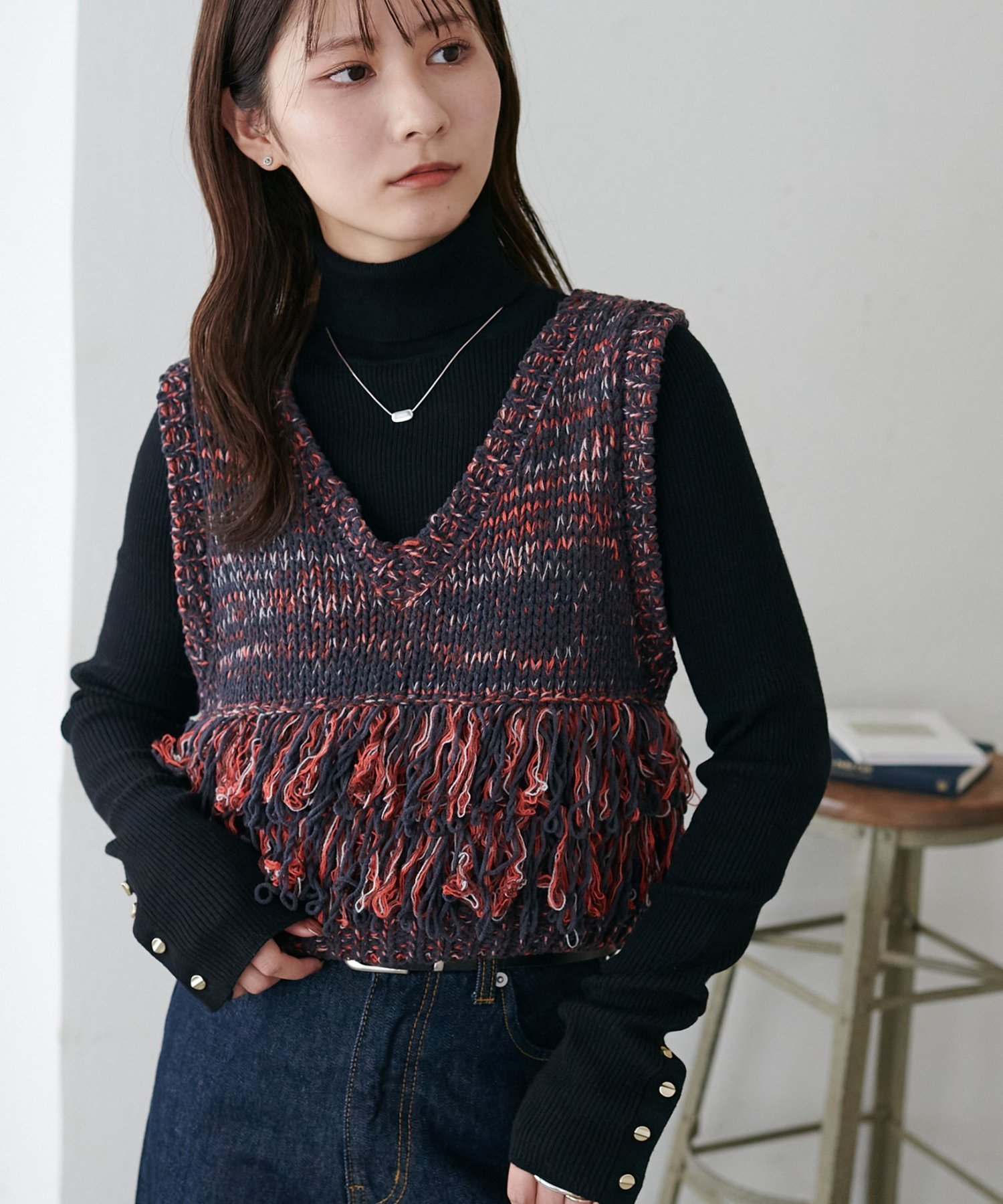 Discoat 【主役級アイテム◎/WEB限定】Vネックフリンジベスト ディスコート トップス ニット ブラウン ホワイト グレー【送料無料】