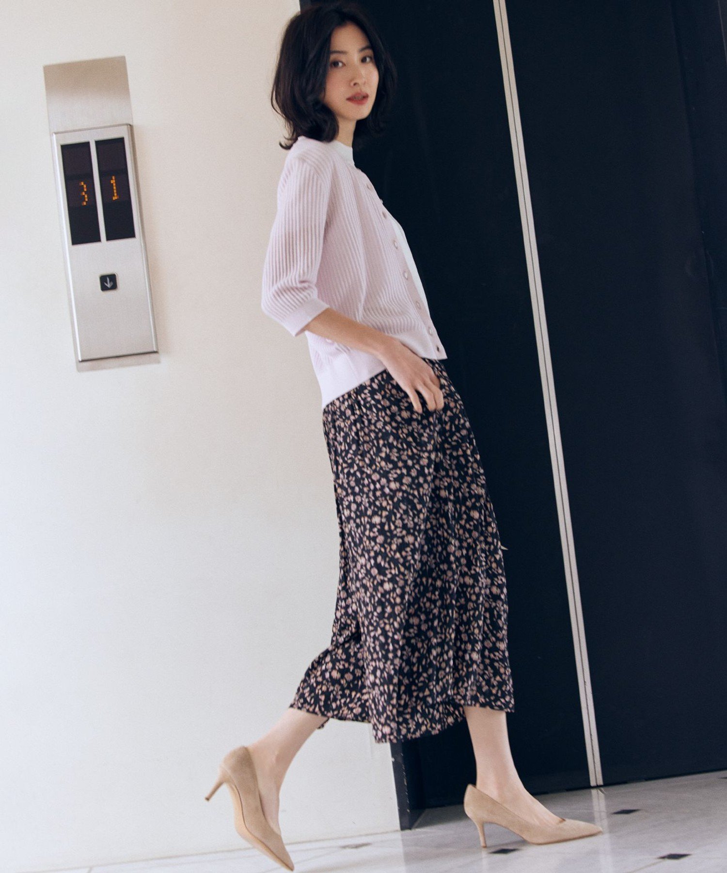 組曲 L ギャザーライトデシン パンツ クミキョク パンツ その他のパンツ ブラック ベージュ ネイビー