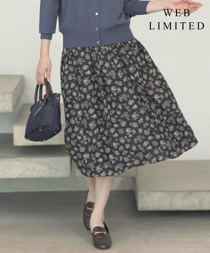 【SALE/40%OFF】J.PRESS 【WEB限定・洗える】ラインフラワープリント タック スカート ジェイプレス スカート ロング・マキシスカート ネイビー ホワイト【送料無料】 【SALE/40%OFF】J.PRESS 【WEB限定・洗える】ラインフラワープリント タック スカート ジェイプレス スカート ロング・マキシスカート ネイビー ホワイト【送料無料】