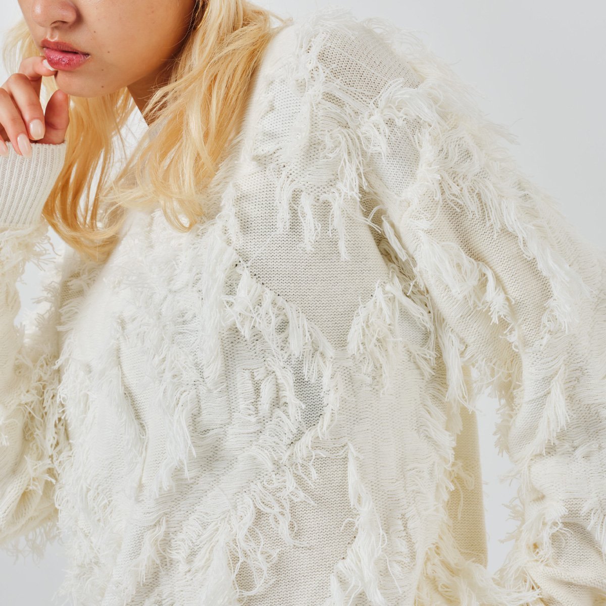 atmos pink atmos pink Heart Logo Fringe Knit Top OFFWHITE アトモス トップス ニット ホワイト