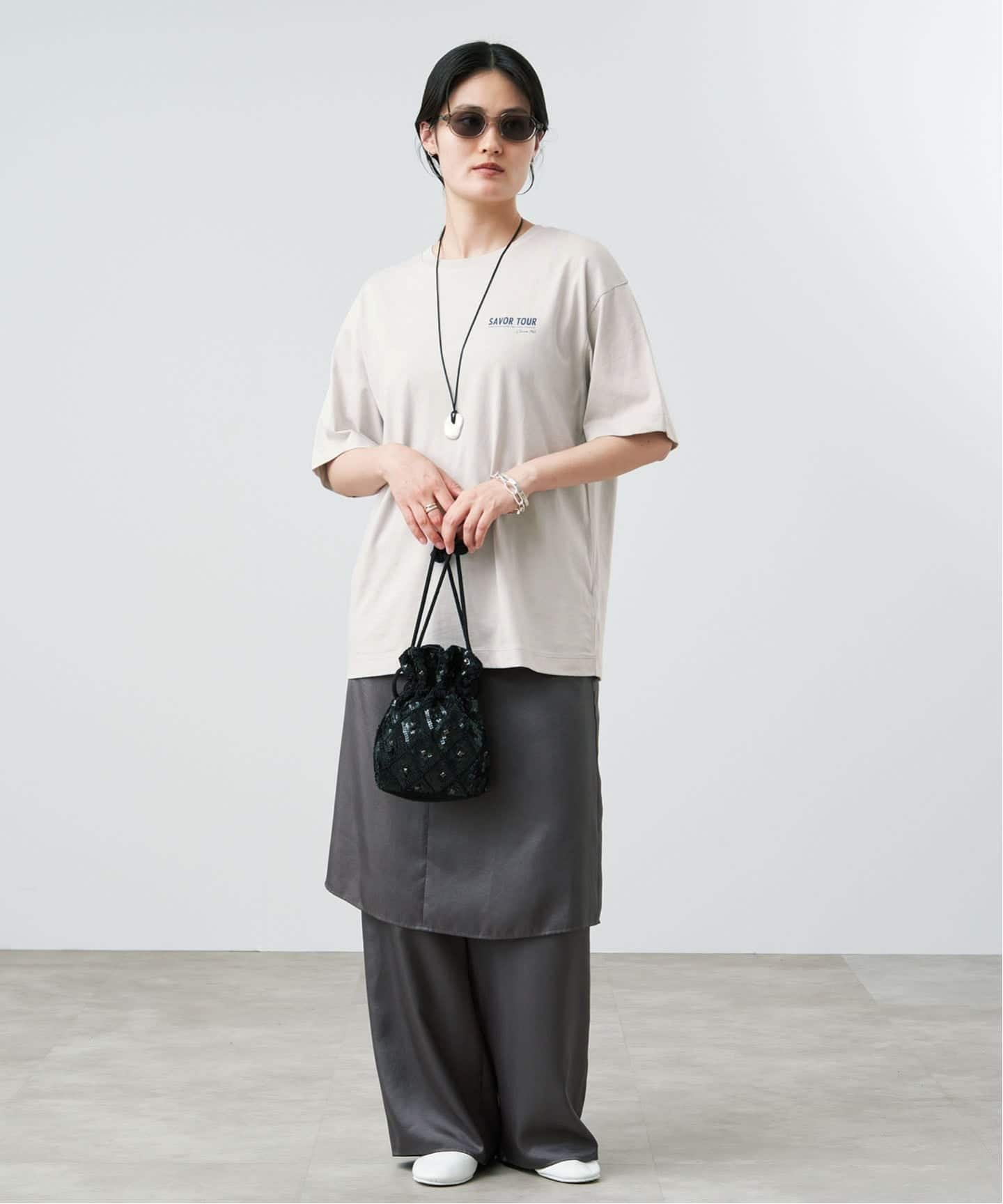 IENA バックロゴツアーTシャツ イエナ トップス カットソー・Tシャツ グレー ネイビー