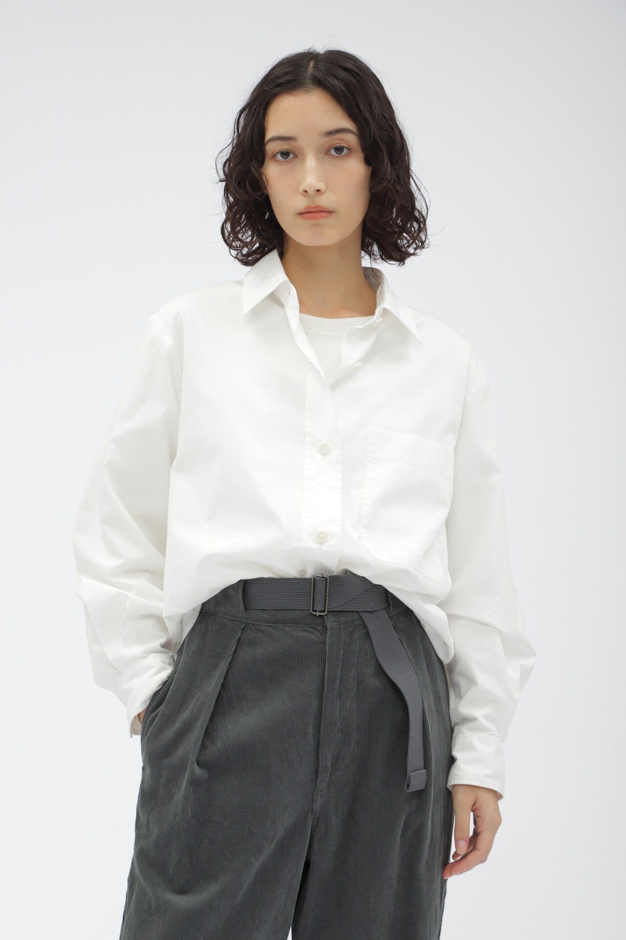 MHL. 8月上旬-下旬 GARMENT DYE COTTON POPLIN マーガレット・ハウエル トップス シャツ・ブラウス ホワイト カーキ【送料無料】のサムネイル