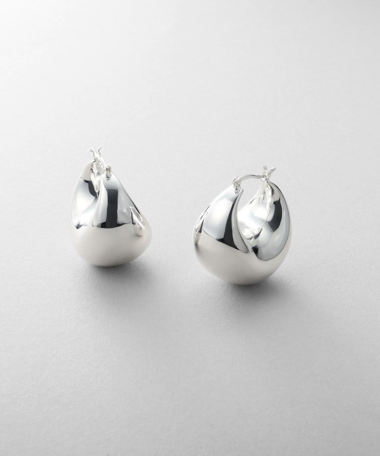 COCOSHNIK ONKITSCH シルバー ホロウフープ バルブドロップピアス ココシュニック アクセサリー・腕時..